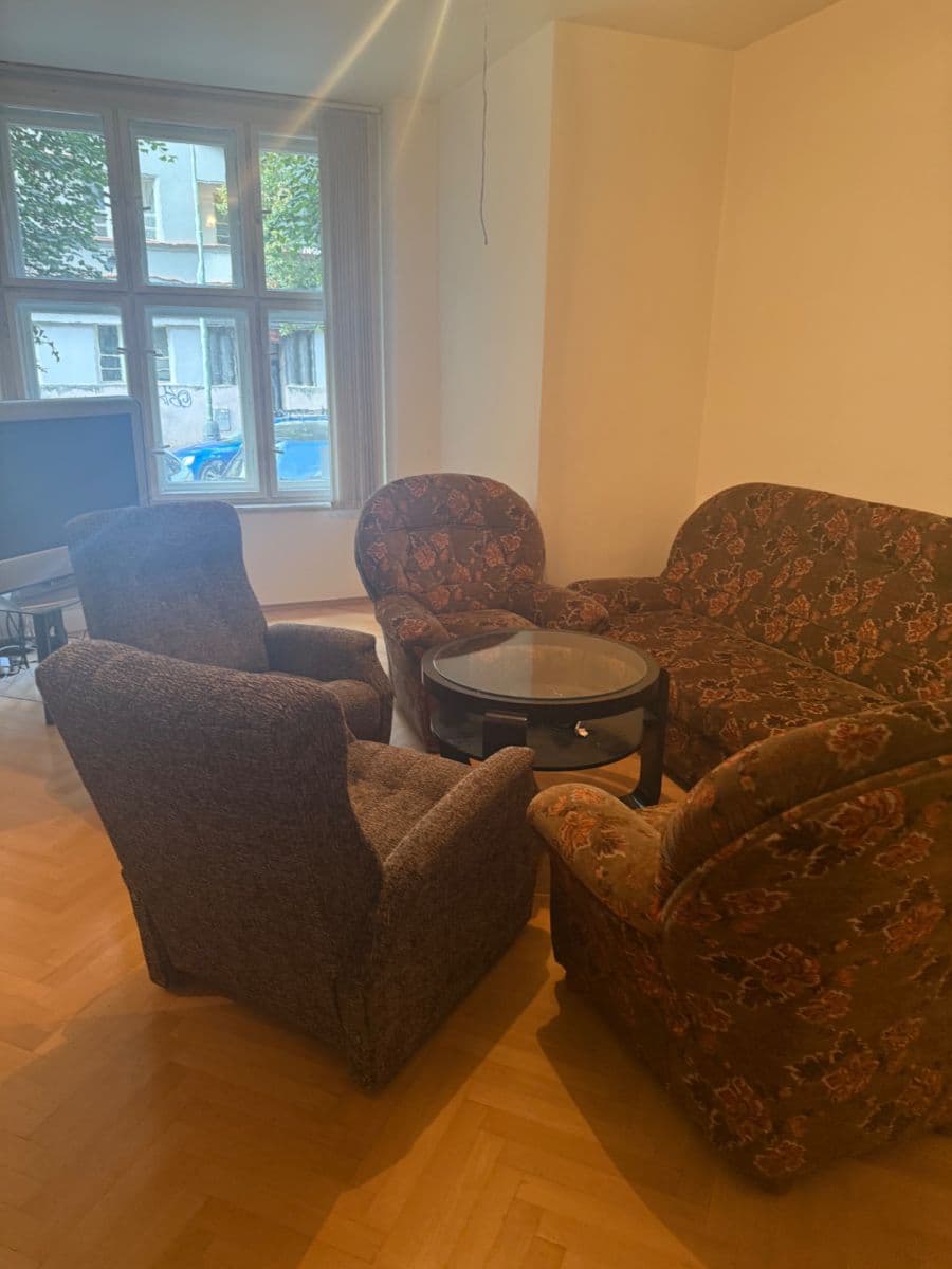 Prenájom bytu 3-izbový 74 m², Roháčova, Praha, Praha Prenájom bytu 3-izbový 74 m², Roháčova, Praha, Praha