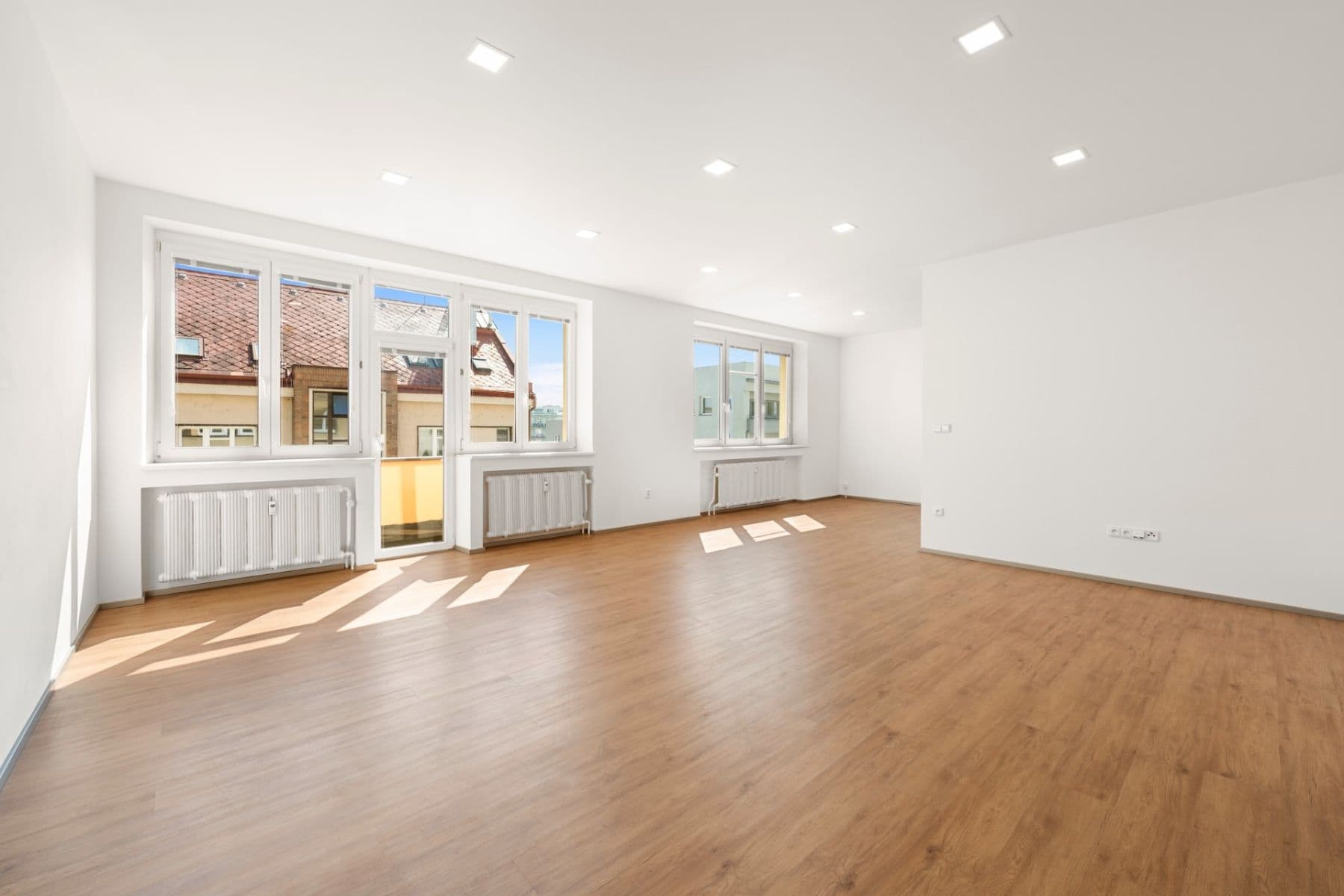 Predaj bytu 3-izbový 108 m², Resslova, Hradec Králové, Královéhradecký kraj Predaj bytu 3-izbový 108 m², Resslova, Hradec Králové, Královéhradecký kraj