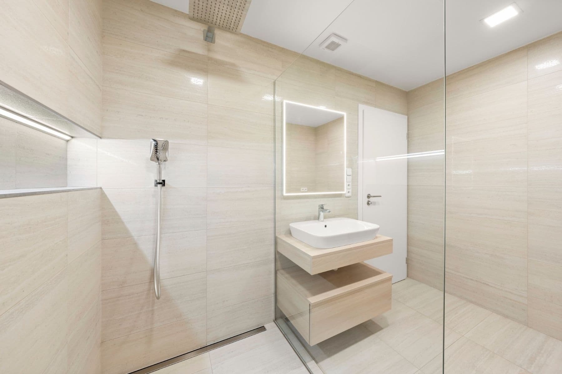 Predaj bytu 3-izbový 108 m², Resslova, Hradec Králové, Královéhradecký kraj Predaj bytu 3-izbový 108 m², Resslova, Hradec Králové, Královéhradecký kraj