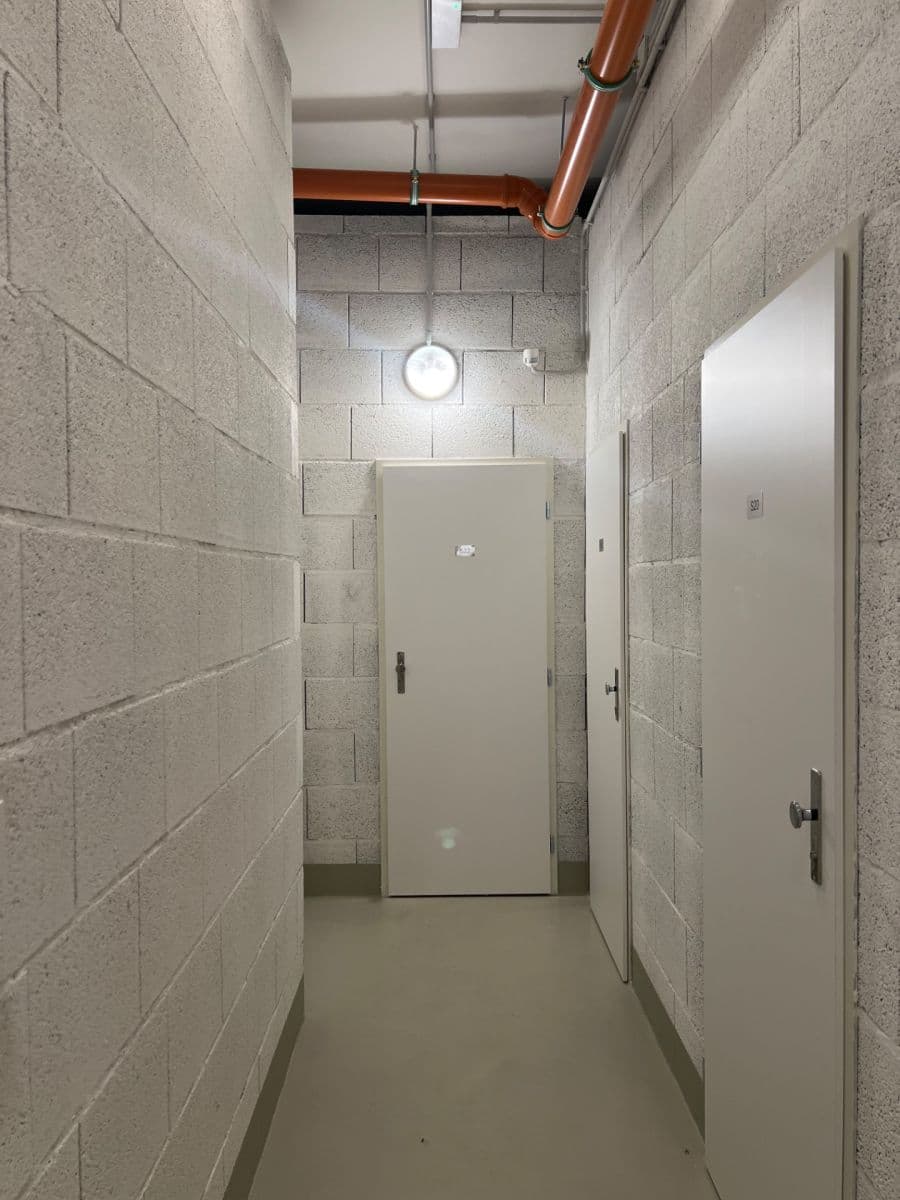 Prenájom bytu 3-izbový 100 m², Pavla Beneše, Praha, Praha Prenájom bytu 3-izbový 100 m², Pavla Beneše, Praha, Praha