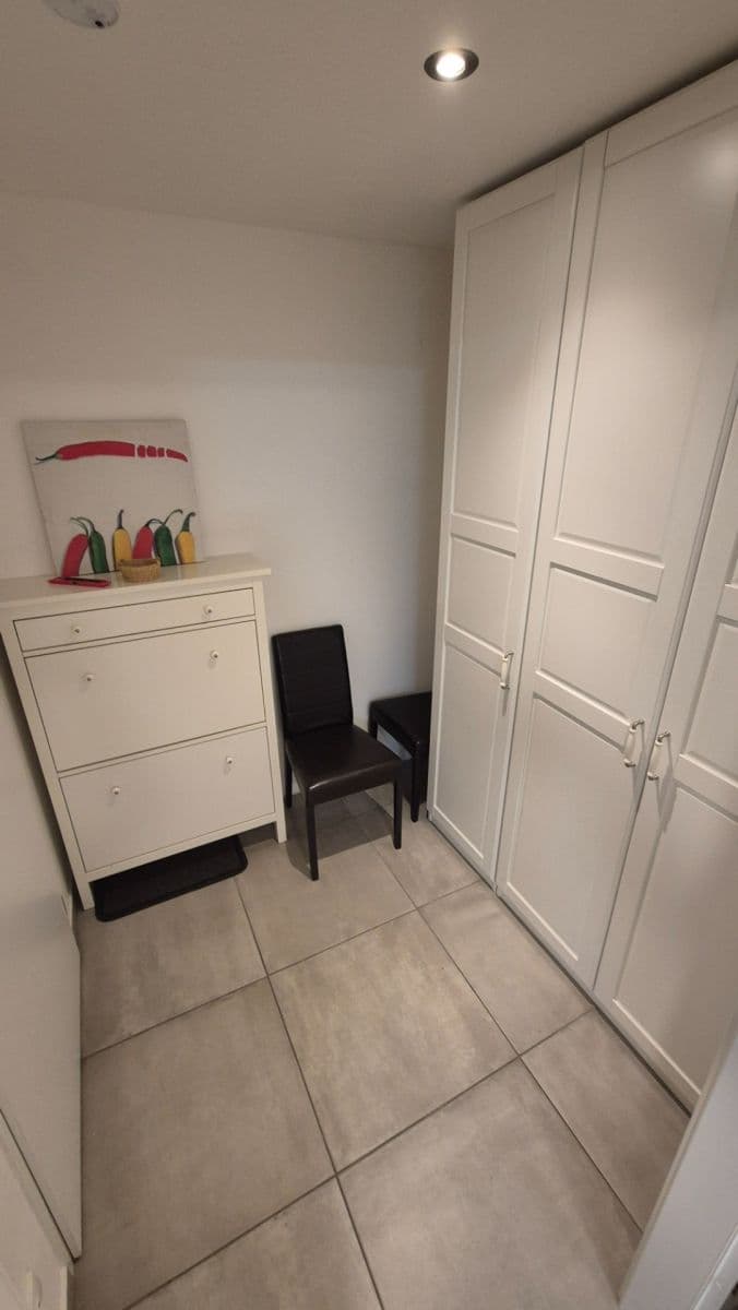 Prenájom bytu 2-izbový 49 m², Šimáčkova, Praha, Praha Prenájom bytu 2-izbový 49 m², Šimáčkova, Praha, Praha