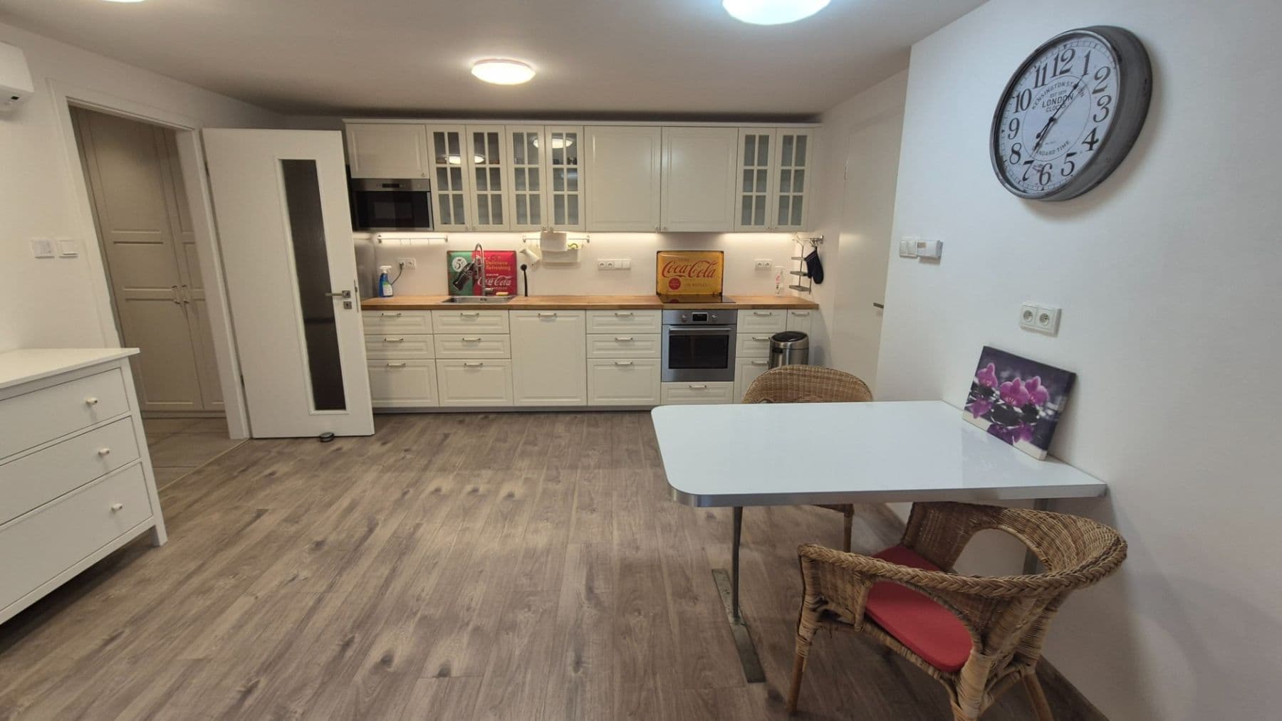 Prenájom bytu 2-izbový 49 m², Šimáčkova, Praha, Praha Prenájom bytu 2-izbový 49 m², Šimáčkova, Praha, Praha