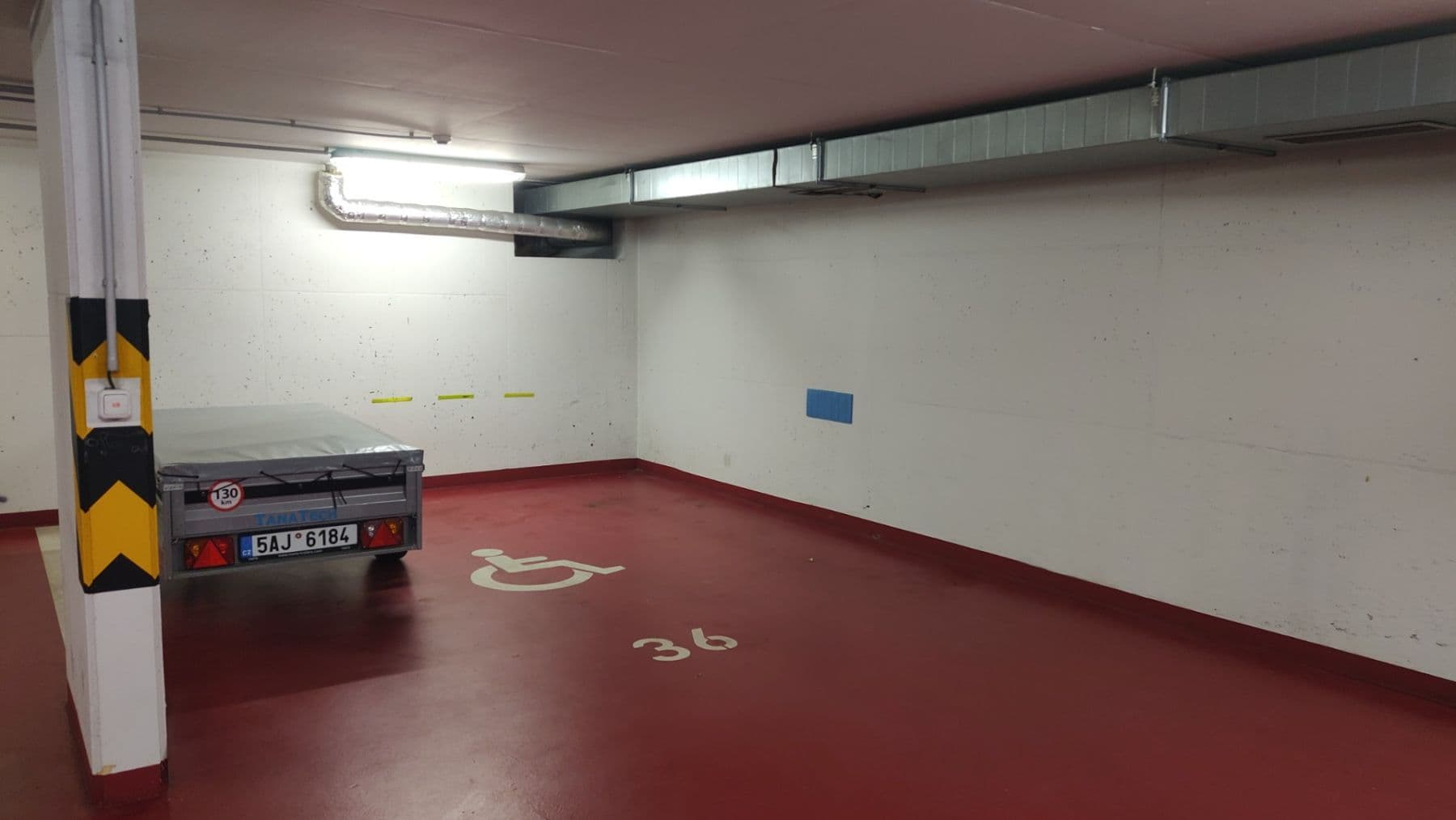 Prenájom garáže 19 m², Pelušková, Praha, Praha Prenájom garáže 19 m², Pelušková, Praha, Praha