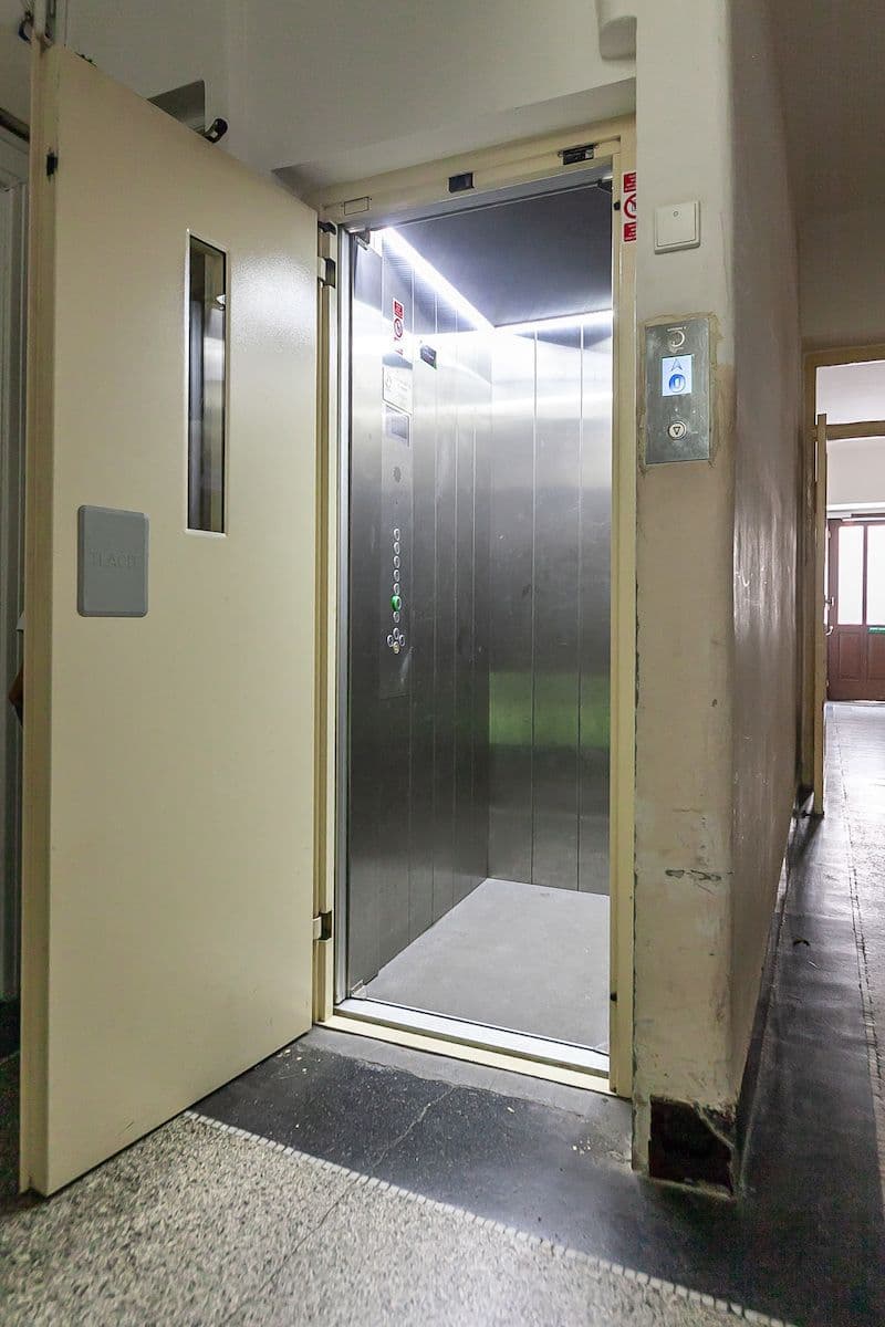 Predaj bytu 3-izbový 108 m², Schnirchova, Praha, Praha Predaj bytu 3-izbový 108 m², Schnirchova, Praha, Praha