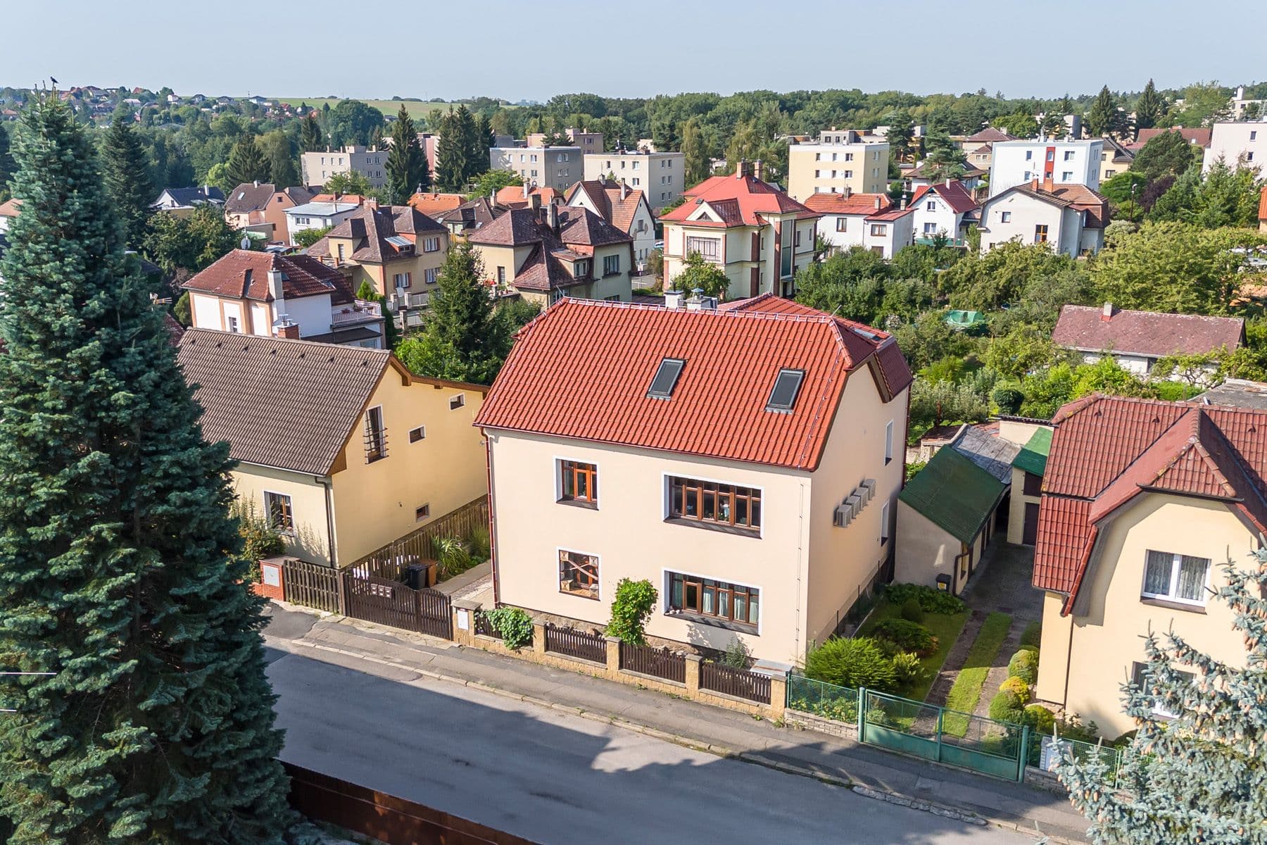 Predaj domu 294 m², pozemek 414 m², Boženy Němcové, Úvaly, Středočeský kraj Predaj domu 294 m², pozemek 414 m², Boženy Němcové, Úvaly, Středočeský kraj