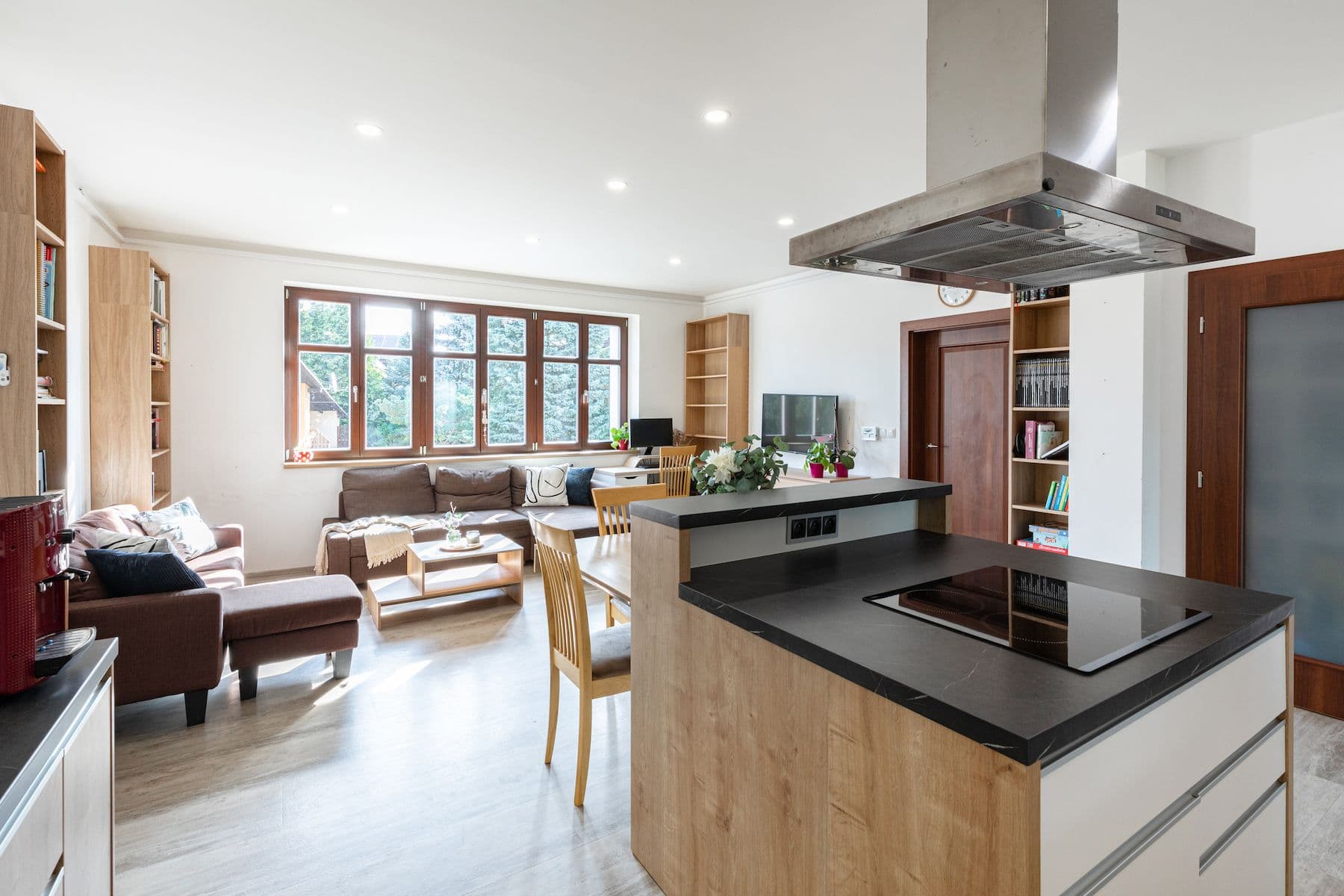 Predaj domu 294 m², pozemek 414 m², Boženy Němcové, Úvaly, Středočeský kraj Predaj domu 294 m², pozemek 414 m², Boženy Němcové, Úvaly, Středočeský kraj