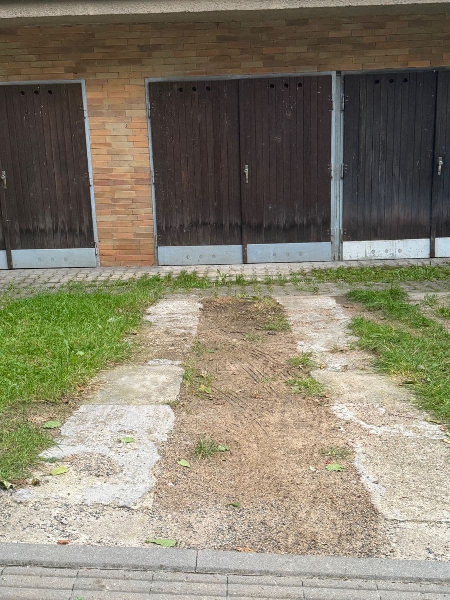 Prenájom garáže 18 m², Třešňová, Brno, Jihomoravský kraj Prenájom garáže 18 m², Třešňová, Brno, Jihomoravský kraj