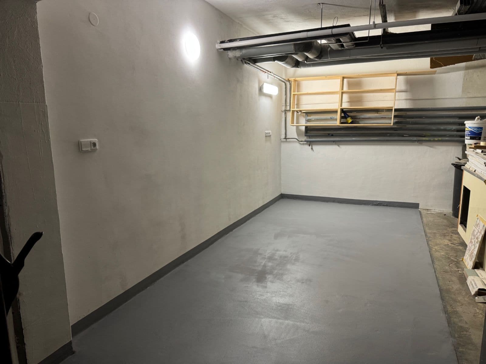 Prenájom garáže 18 m², Třešňová, Brno, Jihomoravský kraj Prenájom garáže 18 m², Třešňová, Brno, Jihomoravský kraj