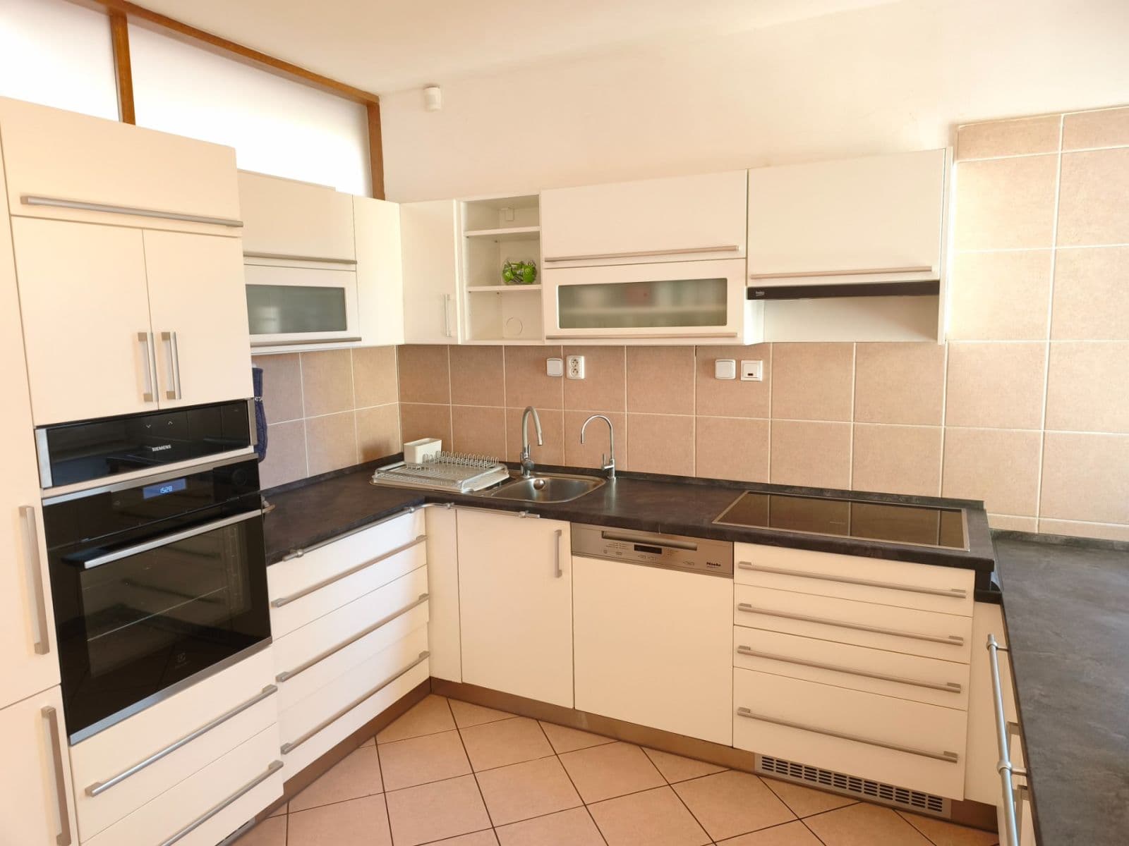 Predaj bytu 5-izbový 212 m², Keltičkova, Ostrava, Moravskoslezský kraj Predaj bytu 5-izbový 212 m², Keltičkova, Ostrava, Moravskoslezský kraj