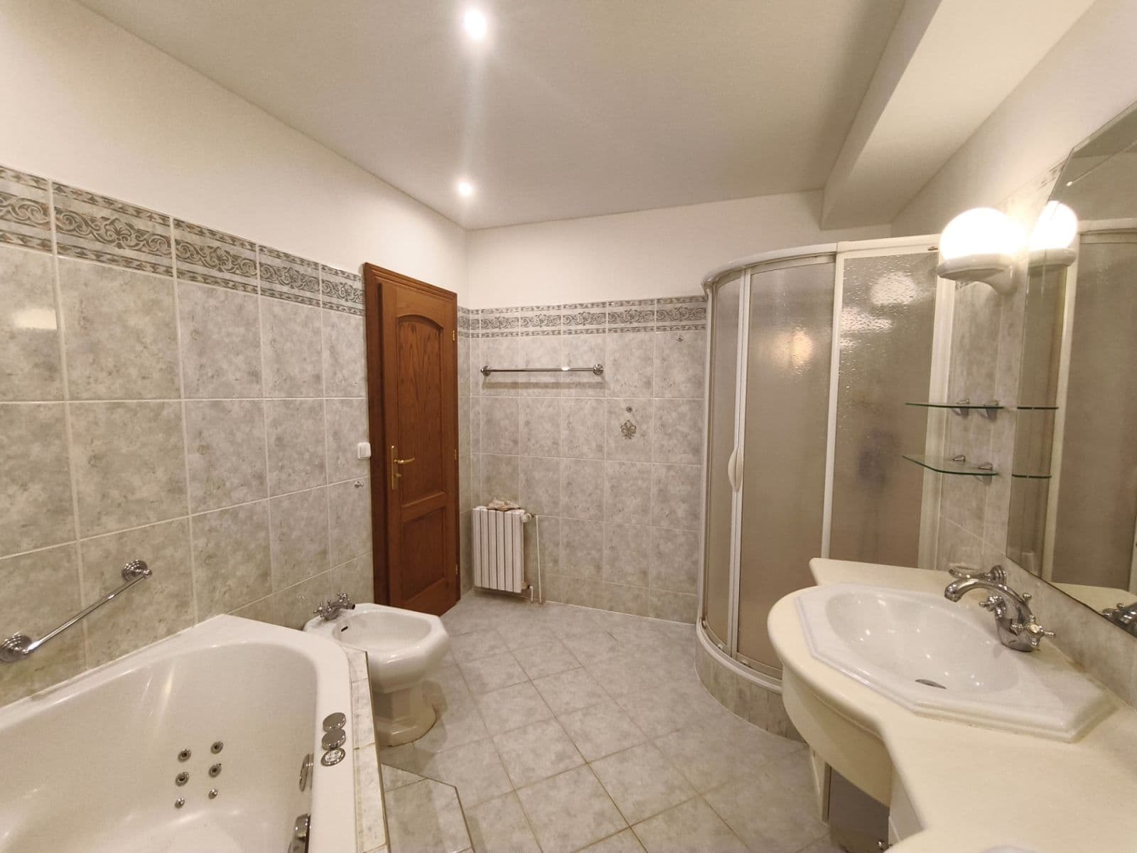 Predaj bytu 5-izbový 212 m², Keltičkova, Ostrava, Moravskoslezský kraj Predaj bytu 5-izbový 212 m², Keltičkova, Ostrava, Moravskoslezský kraj