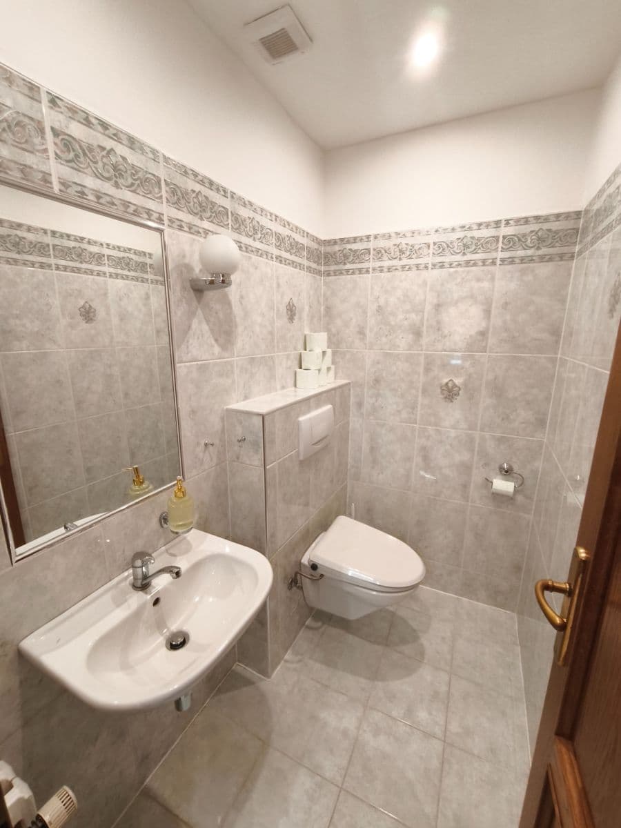 Predaj bytu 5-izbový 212 m², Keltičkova, Ostrava, Moravskoslezský kraj Predaj bytu 5-izbový 212 m², Keltičkova, Ostrava, Moravskoslezský kraj