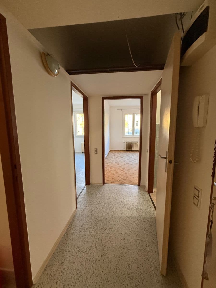 Predaj bytu 2-izbový 44 m², 28. pluku, Praha, Praha Predaj bytu 2-izbový 44 m², 28. pluku, Praha, Praha