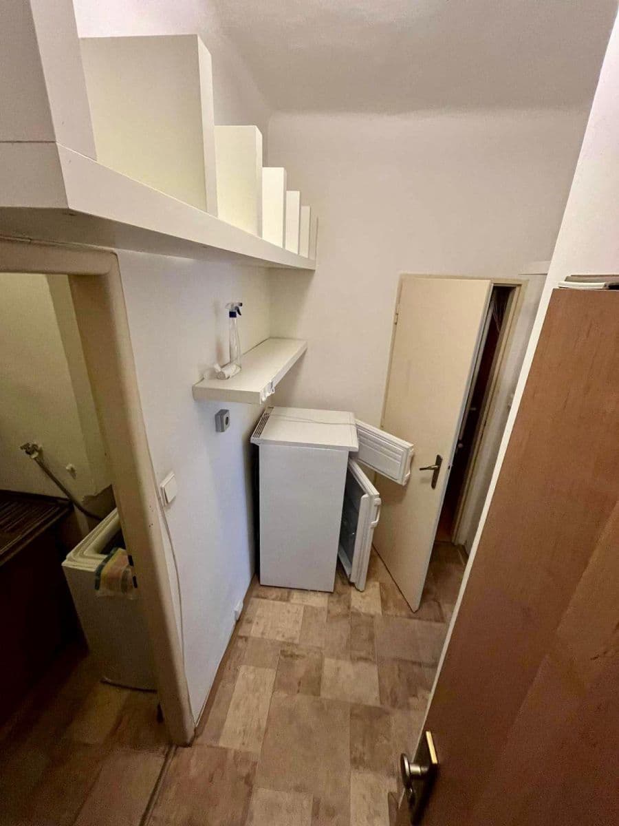 Predaj bytu 1-izbový 27 m², Malešická, Praha, Praha Predaj bytu 1-izbový 27 m², Malešická, Praha, Praha