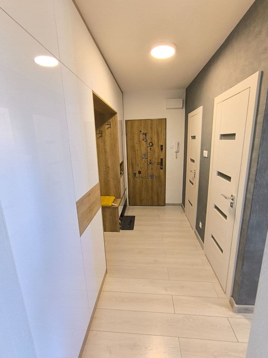 Predaj bytu 3-izbový 70 m², Cígeľská, Rača, Bratislavský kraj Predaj bytu 3-izbový 70 m², Cígeľská, Rača, Bratislavský kraj