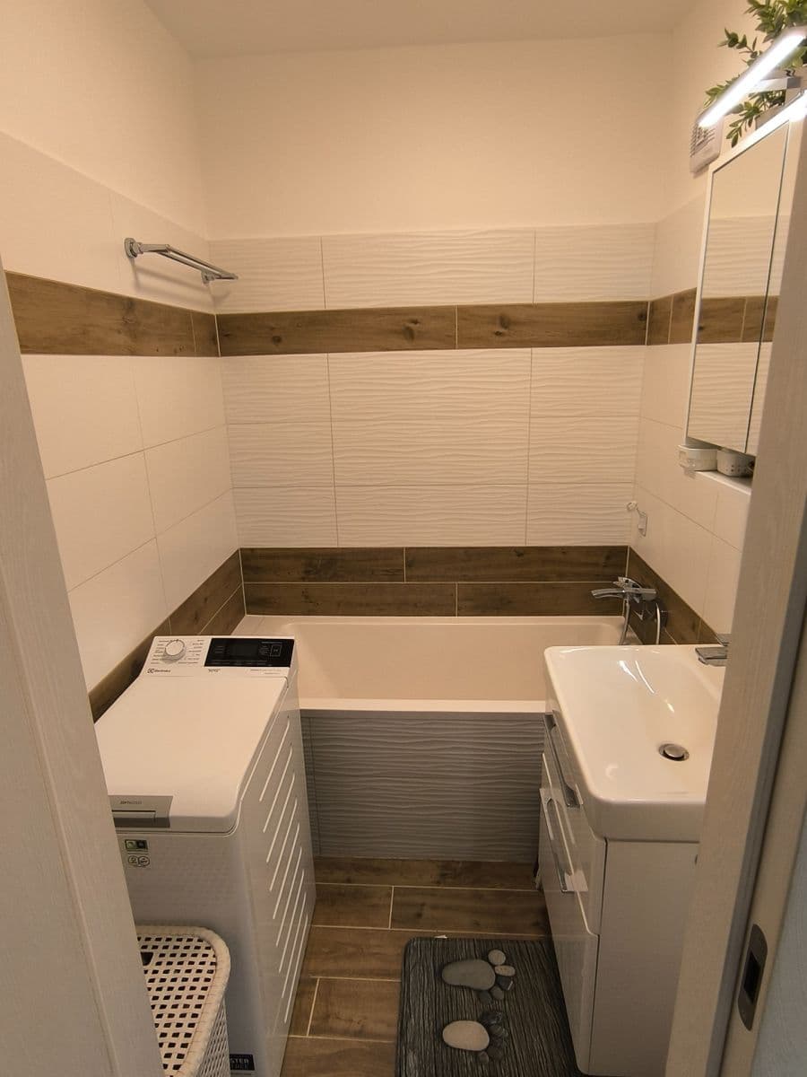 Predaj bytu 3-izbový 70 m², Cígeľská, Rača, Bratislavský kraj Predaj bytu 3-izbový 70 m², Cígeľská, Rača, Bratislavský kraj