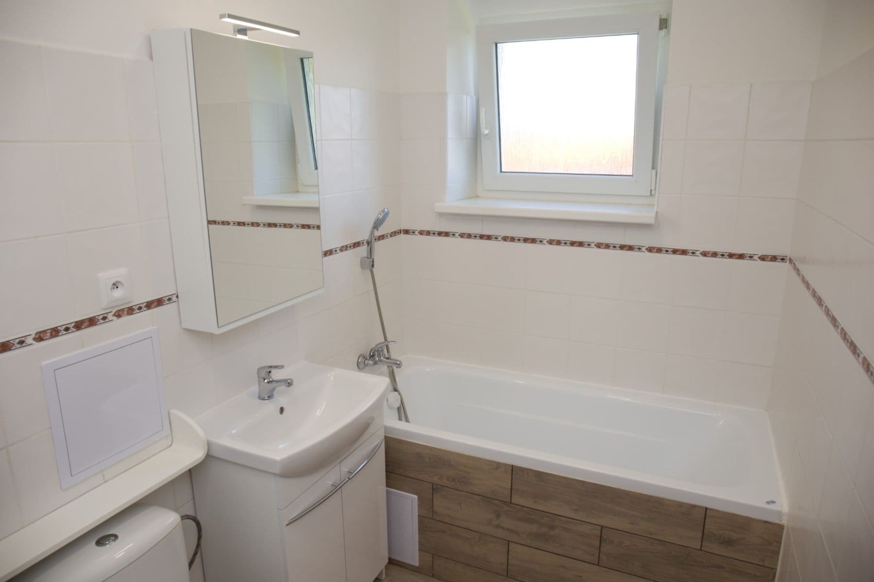 Prenájom bytu 2-izbový 50 m², Čsl. armády, Most, Ústecký kraj Prenájom bytu 2-izbový 50 m², Čsl. armády, Most, Ústecký kraj