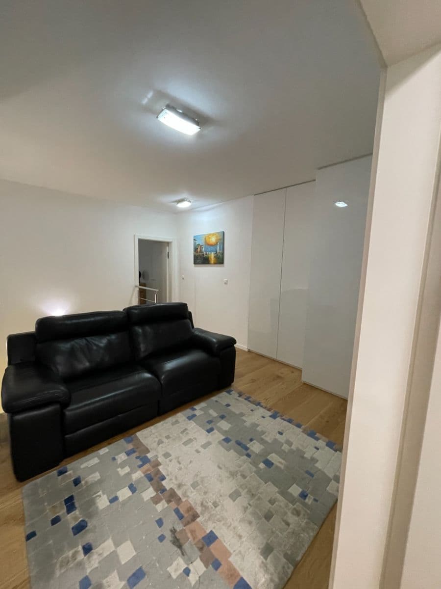 Predaj bytu 4-izbový 170 m², Nové Mesto, Bratislavský kraj Predaj bytu 4-izbový 170 m², Nové Mesto, Bratislavský kraj