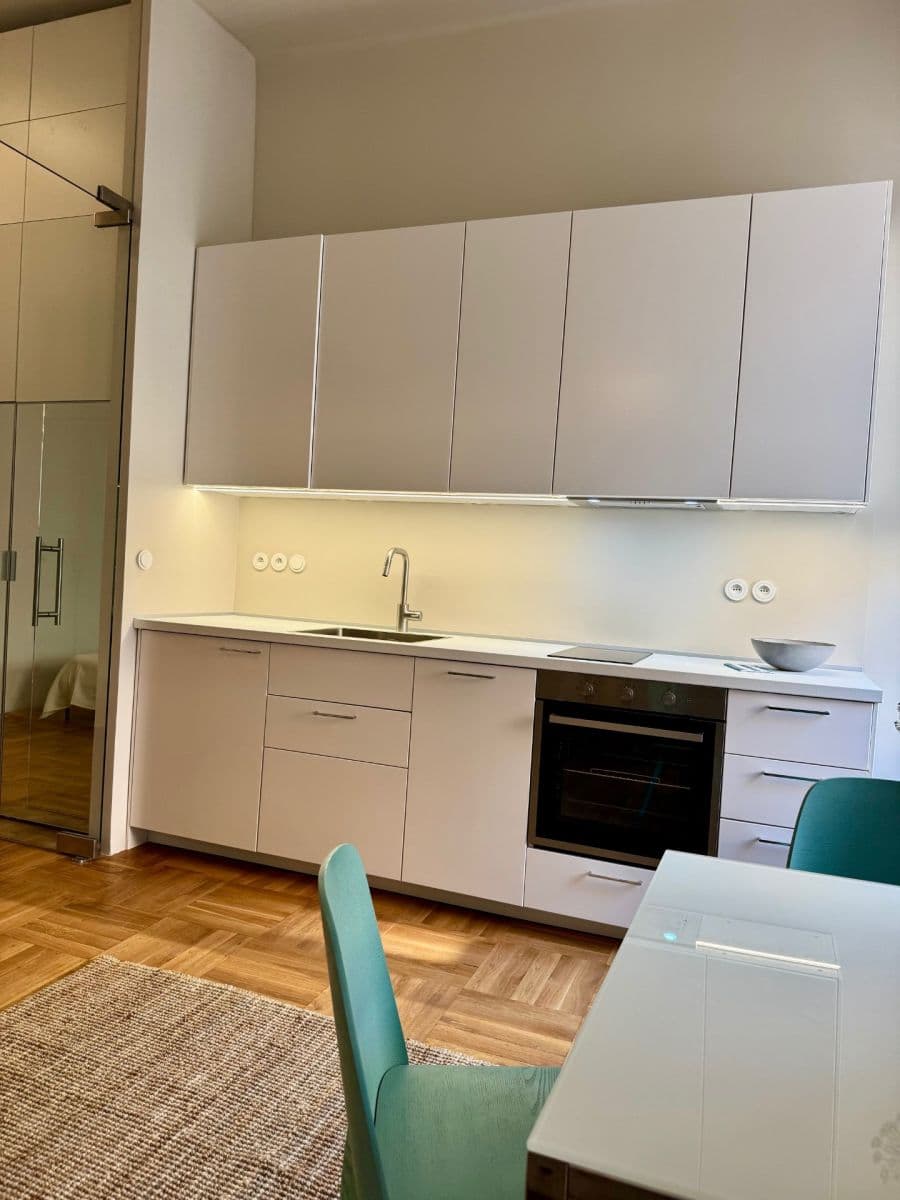 Prenájom bytu 2-izbový 40 m², Budečská, Praha, Praha Prenájom bytu 2-izbový 40 m², Budečská, Praha, Praha