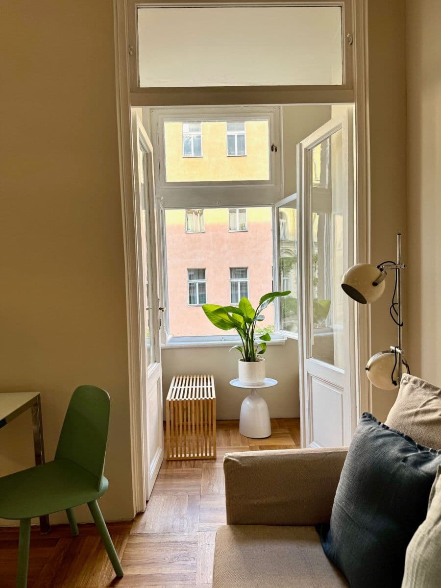 Prenájom bytu 2-izbový 40 m², Budečská, Praha, Praha Prenájom bytu 2-izbový 40 m², Budečská, Praha, Praha