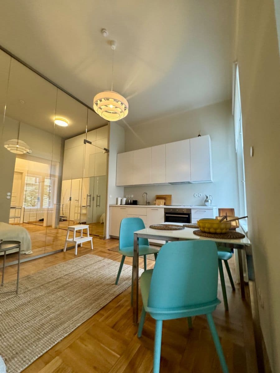 Prenájom bytu 2-izbový 40 m², Budečská, Praha, Praha Prenájom bytu 2-izbový 40 m², Budečská, Praha, Praha