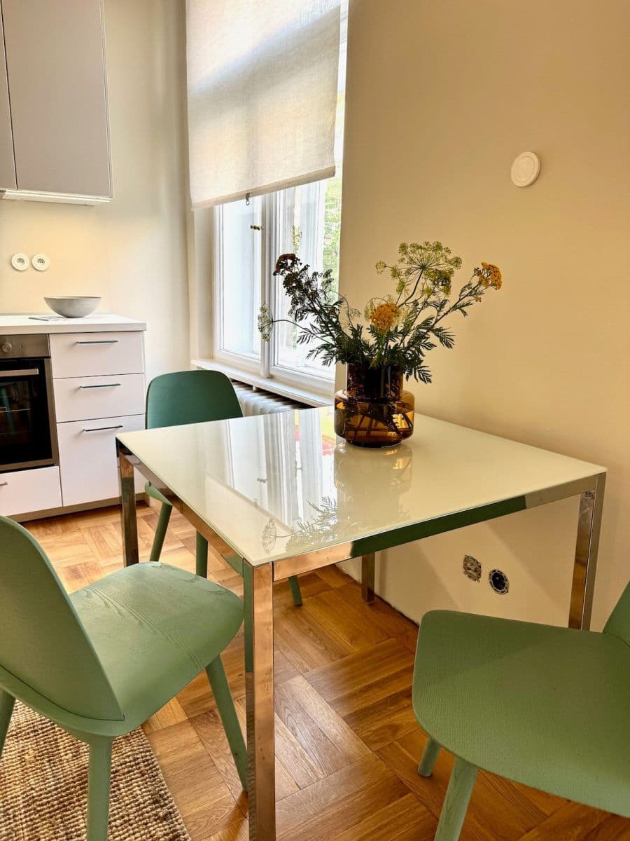 Prenájom bytu 37 m², Budečská, Praha, Praha Prenájom bytu 37 m², Budečská, Praha, Praha