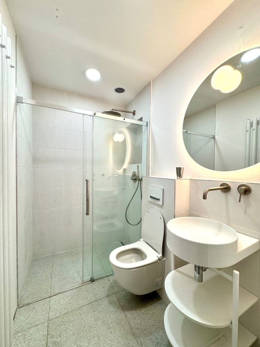 Prenájom bytu 37 m², Budečská, Praha, Praha Prenájom bytu 37 m², Budečská, Praha, Praha