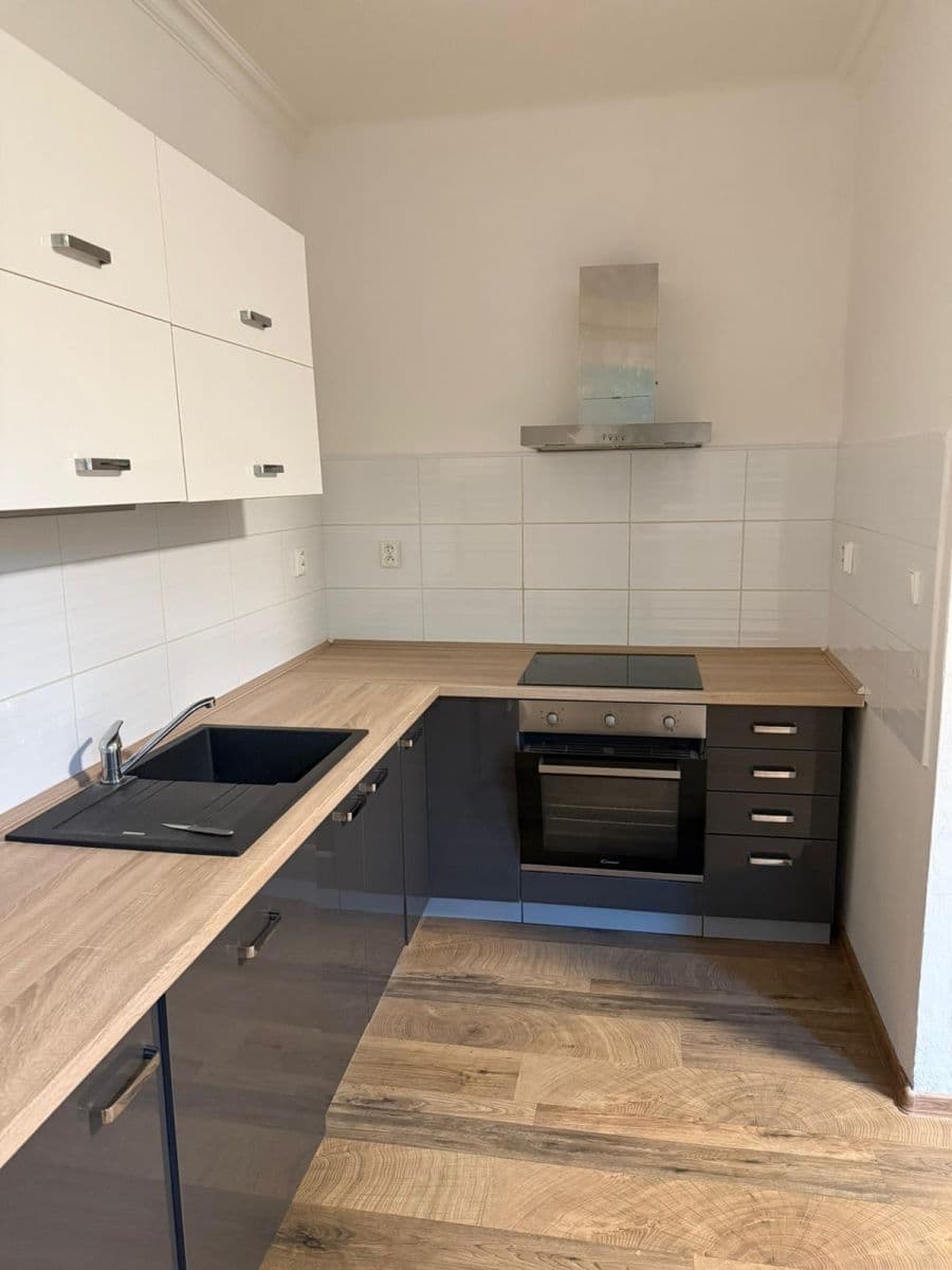 Predaj bytu 2-izbový 42 m², Humpolecká, Praha, Praha Predaj bytu 2-izbový 42 m², Humpolecká, Praha, Praha