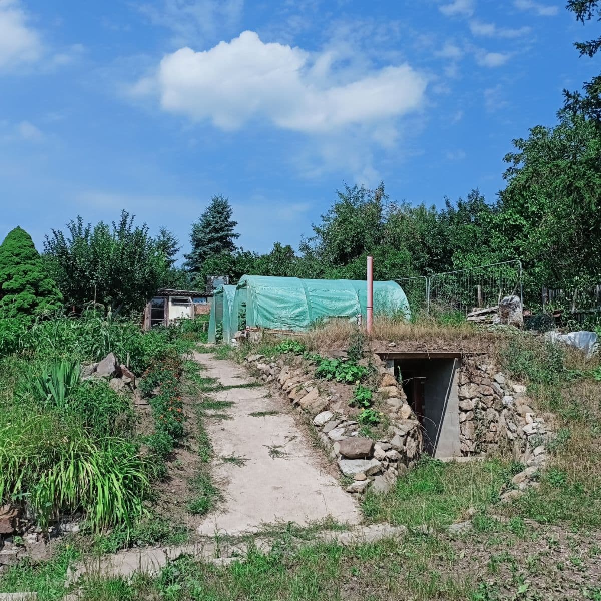 Predaj rekreačného objektu 30 m², pozemek 800 m², Velemín, Ústecký kraj Predaj rekreačného objektu 30 m², pozemek 800 m², Velemín, Ústecký kraj