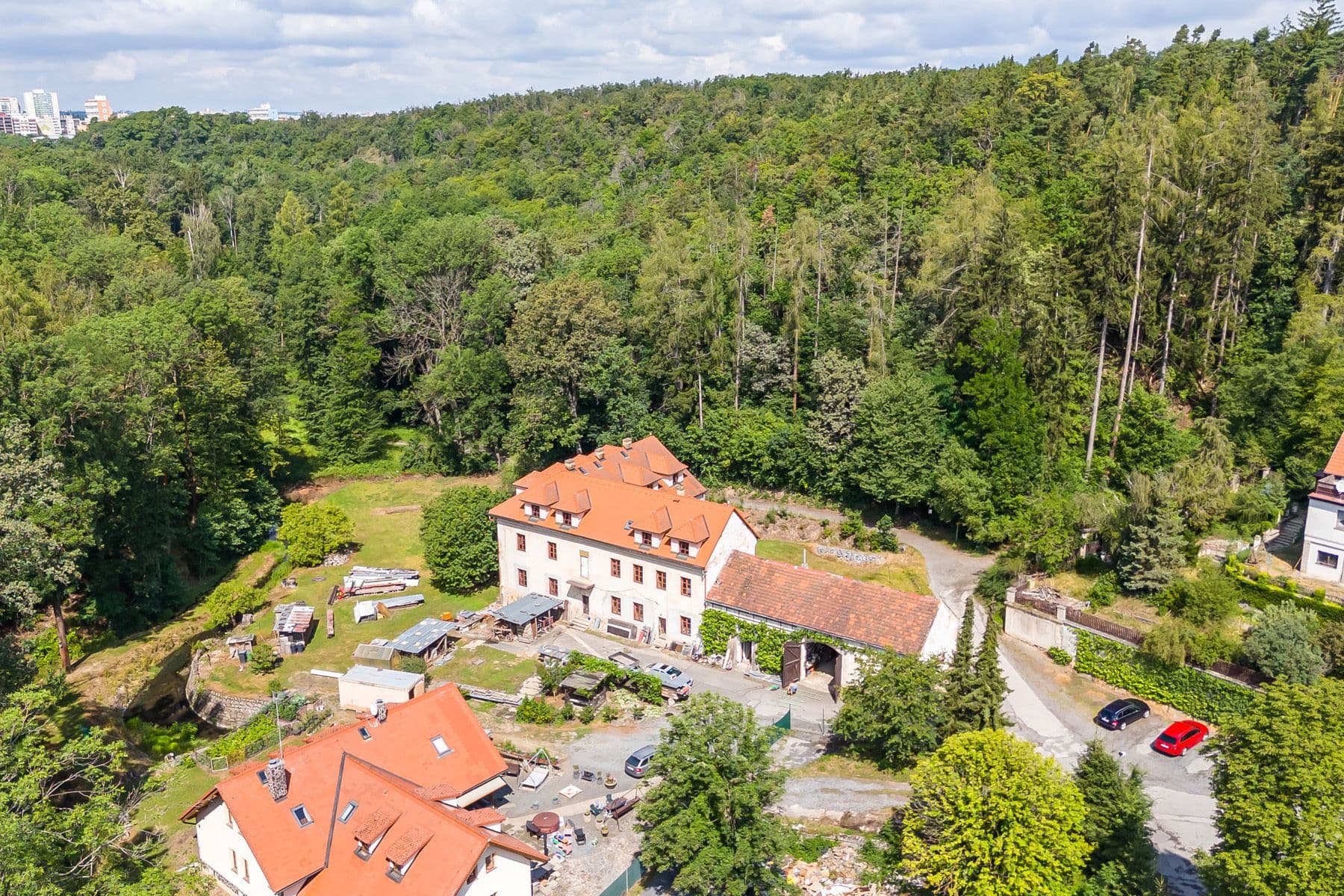 Predaj domu 1.009 m², pozemek 3.687 m², K Borovíčku, Praha, Praha Predaj domu 1.009 m², pozemek 3.687 m², K Borovíčku, Praha, Praha