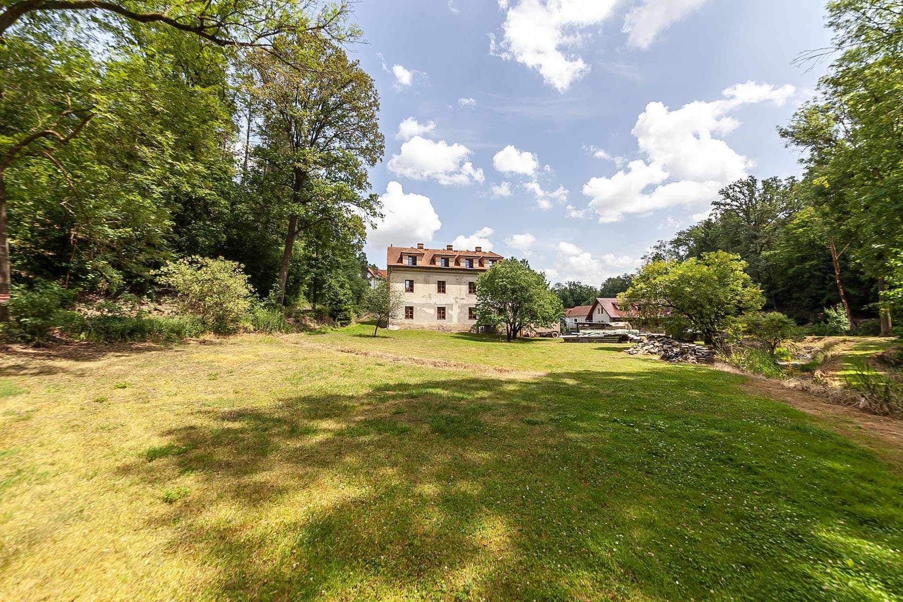 Predaj domu 1.009 m², pozemek 3.687 m², K Borovíčku, Praha, Praha Predaj domu 1.009 m², pozemek 3.687 m², K Borovíčku, Praha, Praha