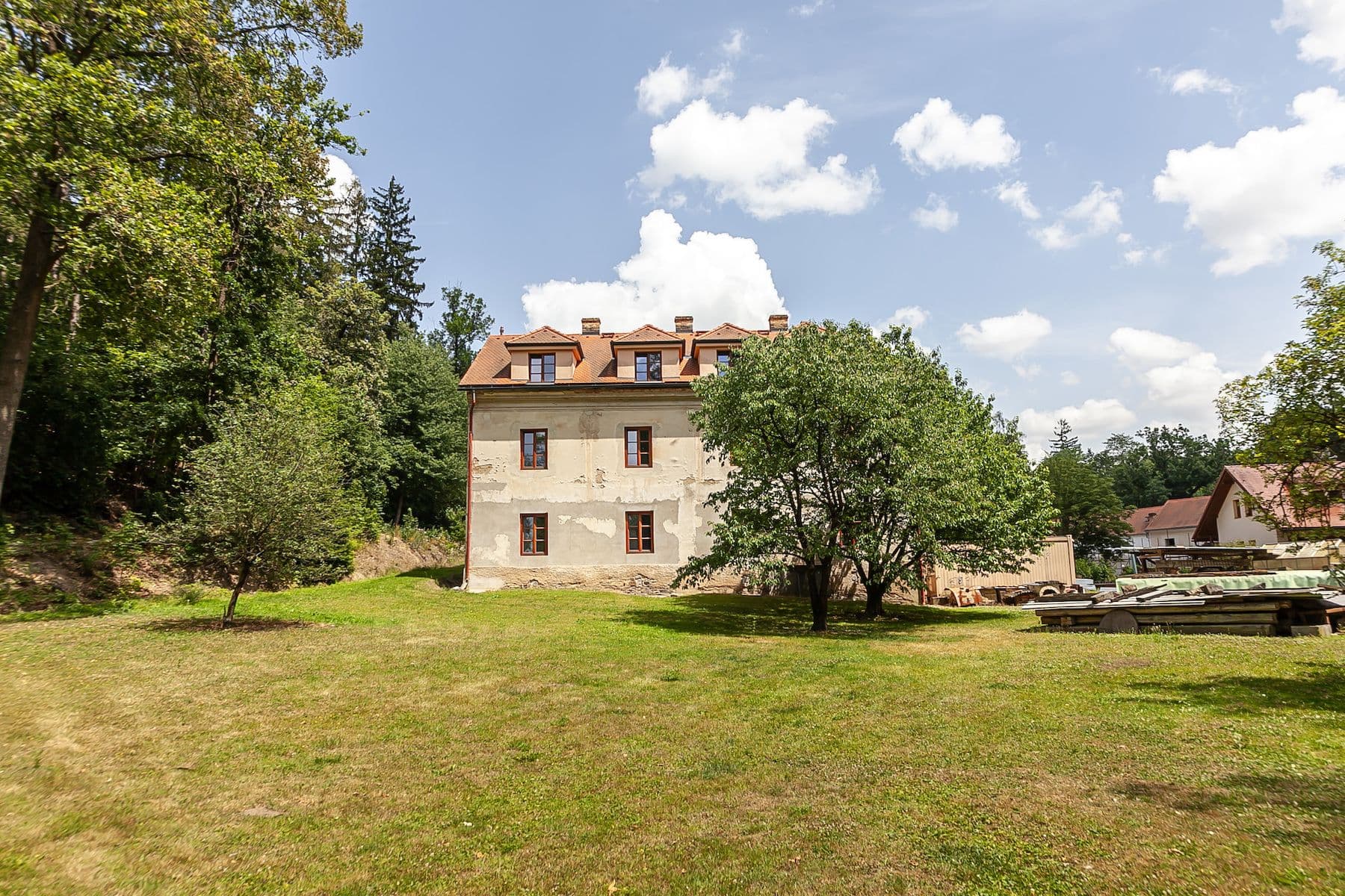 Predaj domu 1.009 m², pozemek 3.687 m², K Borovíčku, Praha, Praha Predaj domu 1.009 m², pozemek 3.687 m², K Borovíčku, Praha, Praha