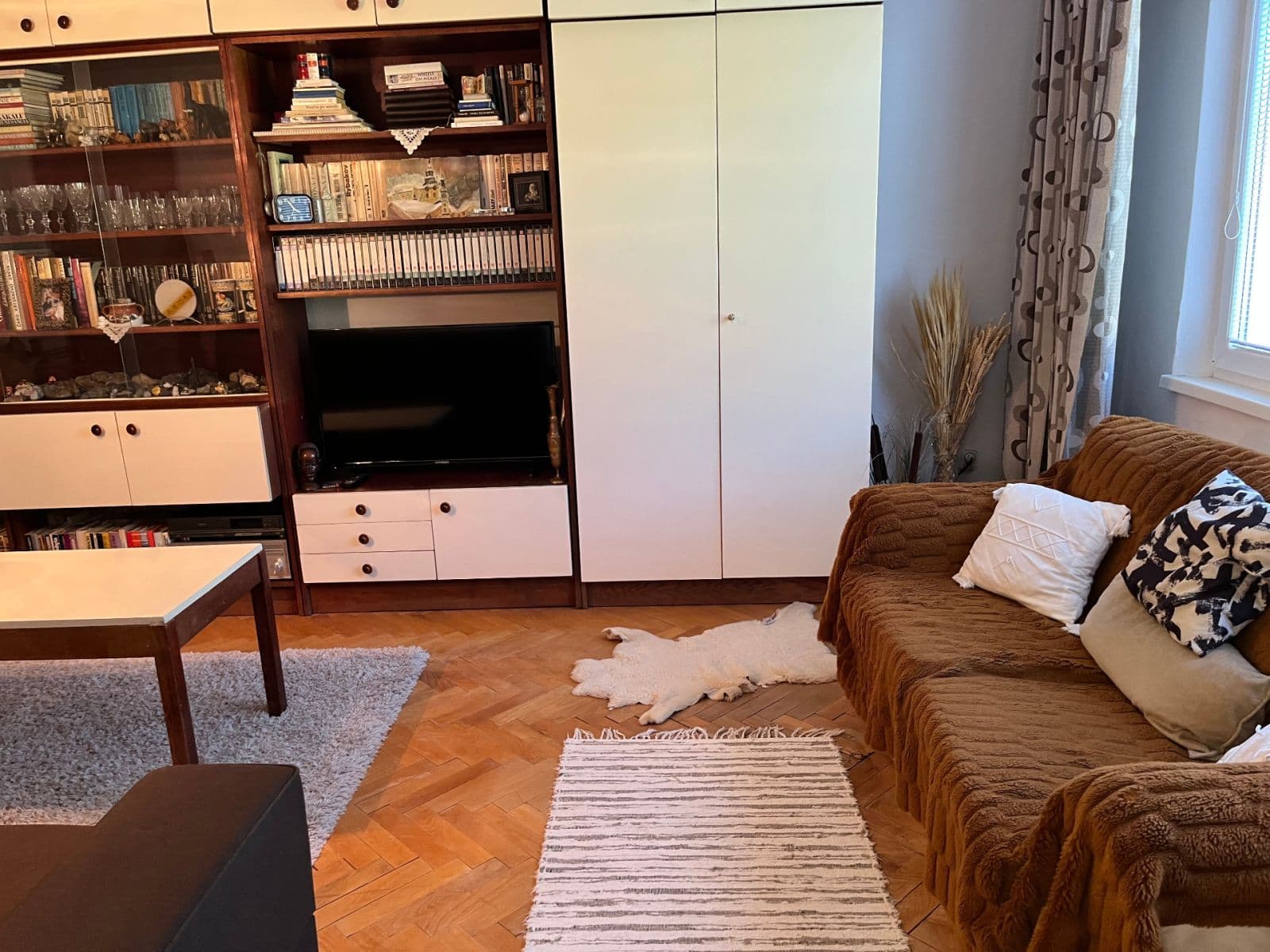 Prenájom bytu 3-izbový 76 m², Dolná, Banská Štiavnica, Banskobystrický kraj Prenájom bytu 3-izbový 76 m², Dolná, Banská Štiavnica, Banskobystrický kraj