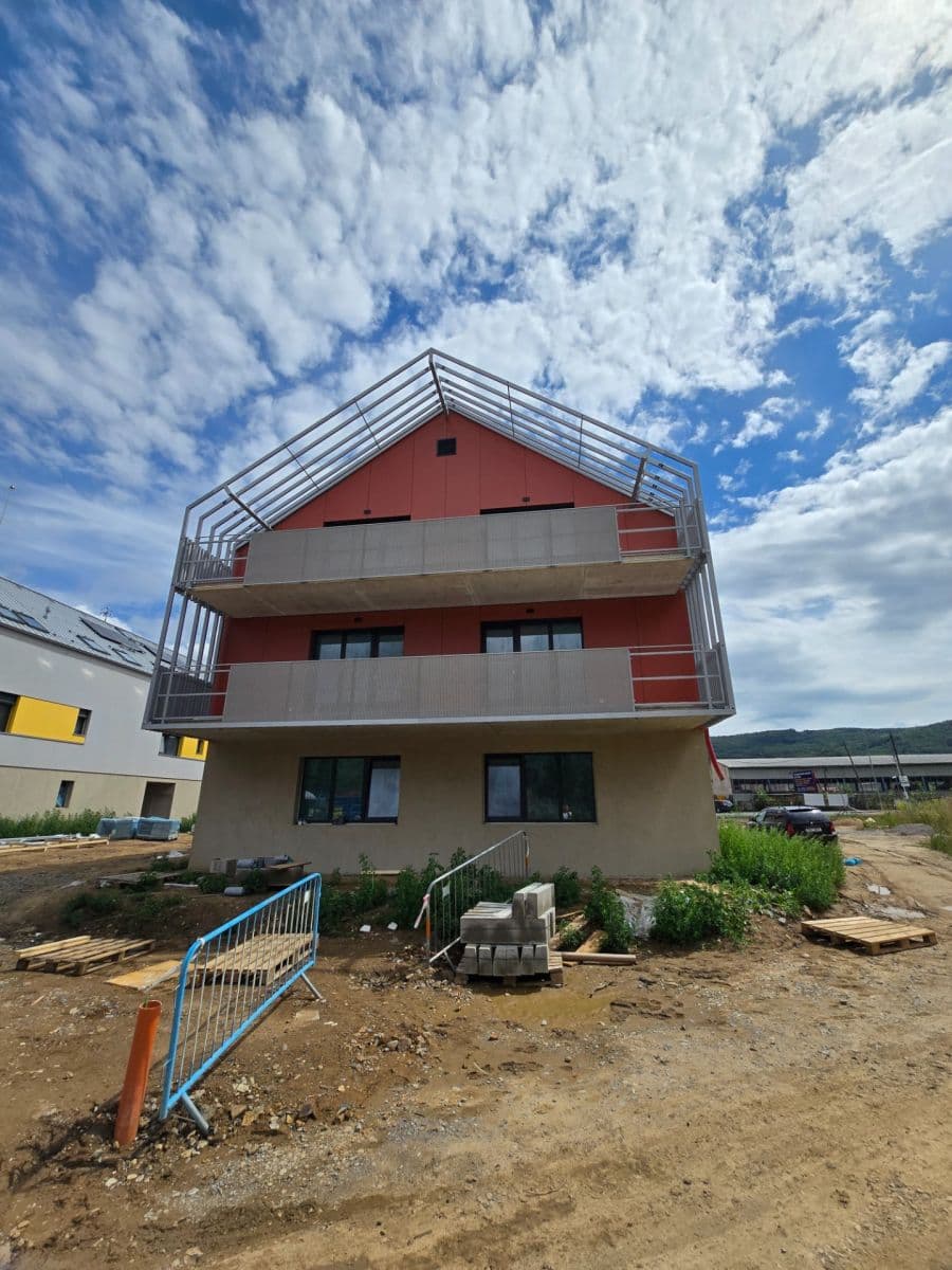 Predaj bytu 3-izbový 126 m², Souběžná, Dobřichovice, Středočeský kraj Predaj bytu 3-izbový 126 m², Souběžná, Dobřichovice, Středočeský kraj