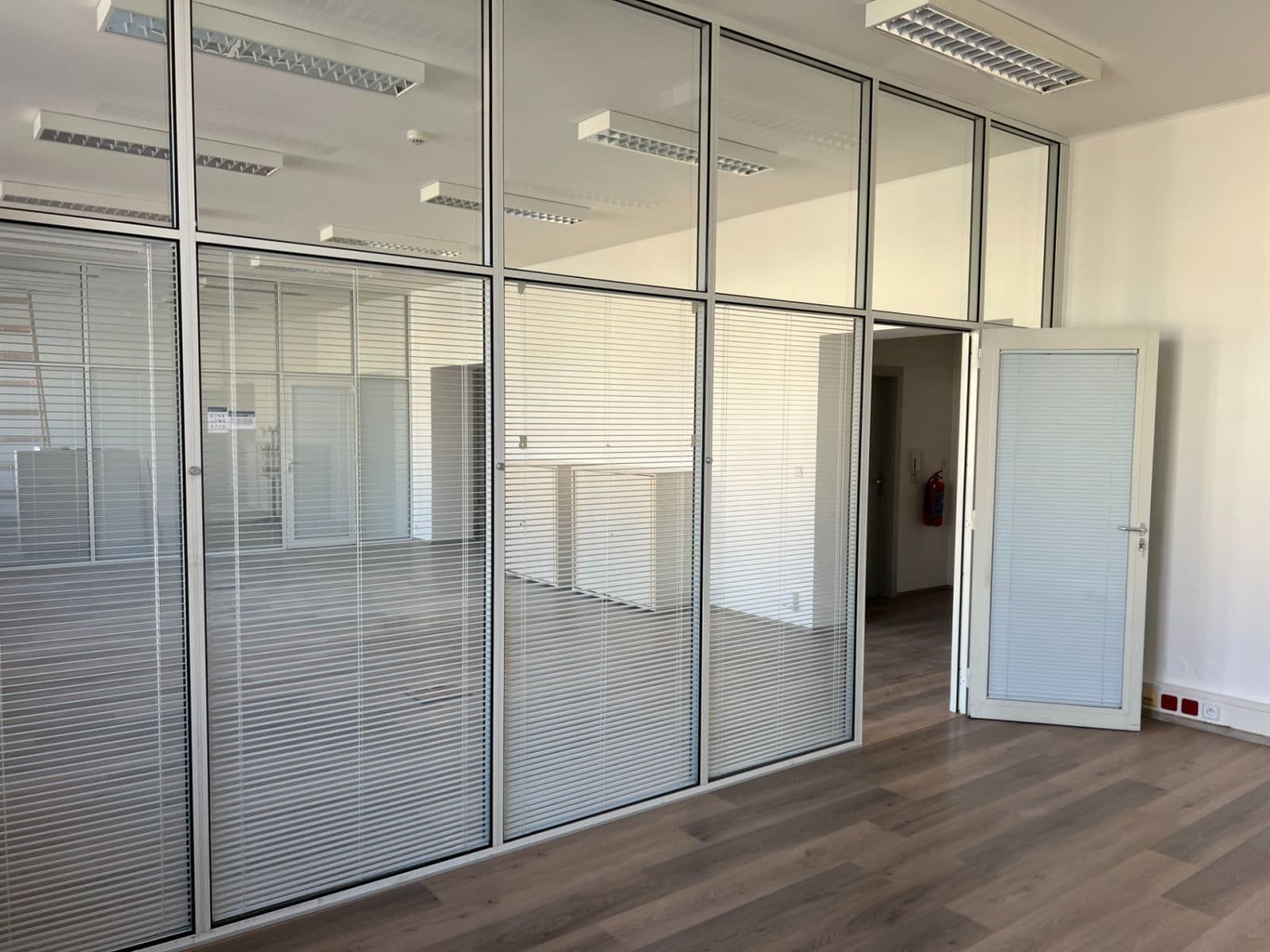 Prenájom kancelárie 160 m², Záhřebská, Praha, Praha Prenájom kancelárie 160 m², Záhřebská, Praha, Praha