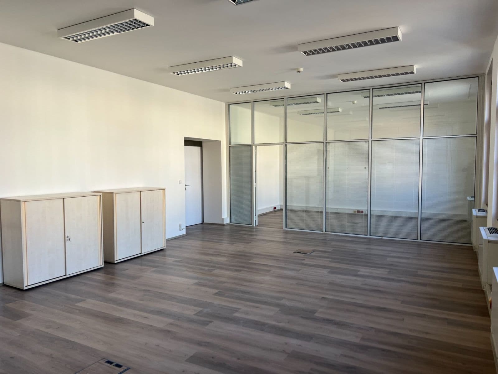 Prenájom kancelárie 160 m², Záhřebská, Praha, Praha Prenájom kancelárie 160 m², Záhřebská, Praha, Praha