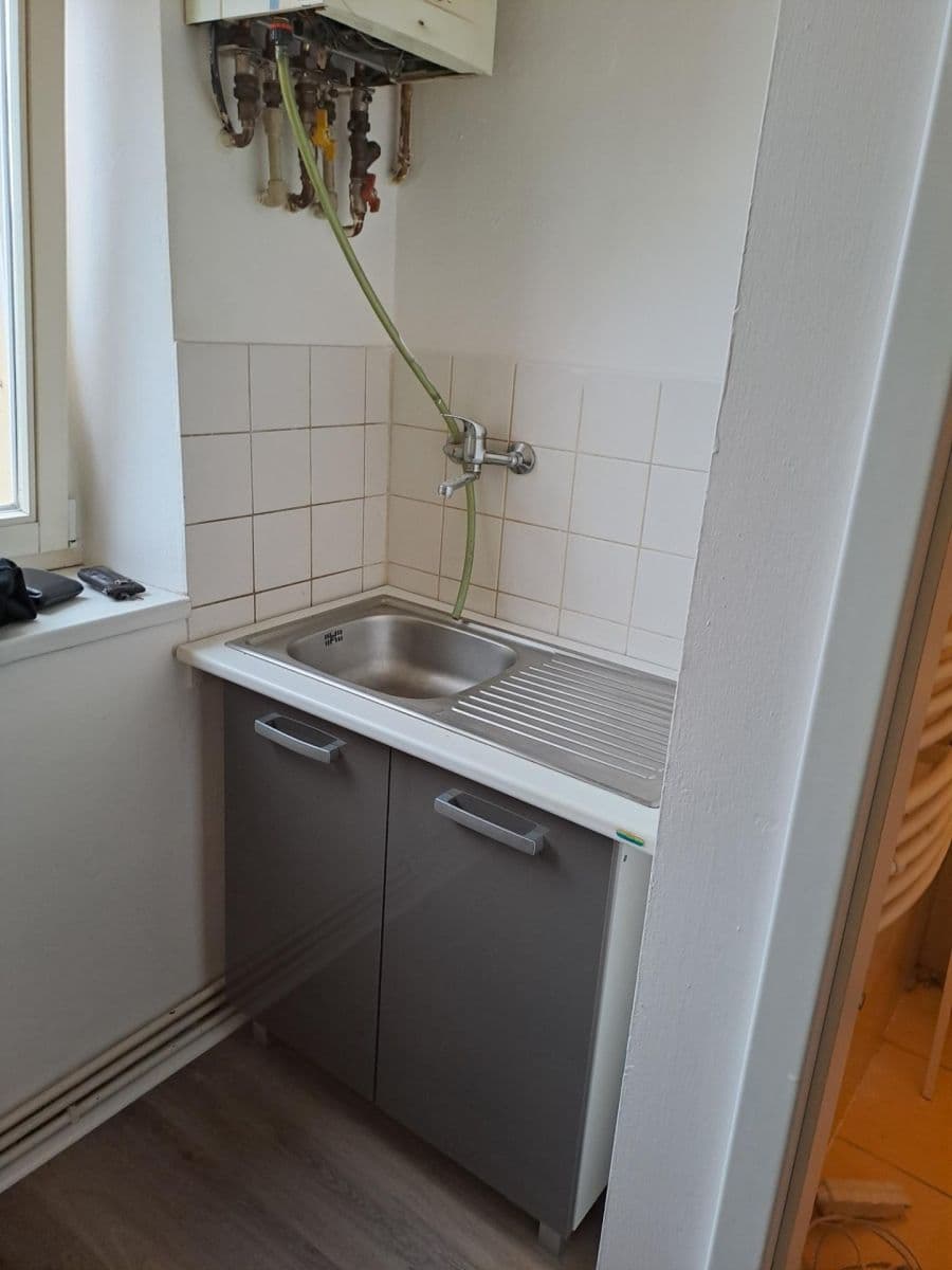 Prenájom bytu 2-izbový 40 m², Letohradská, Praha, Praha Prenájom bytu 2-izbový 40 m², Letohradská, Praha, Praha
