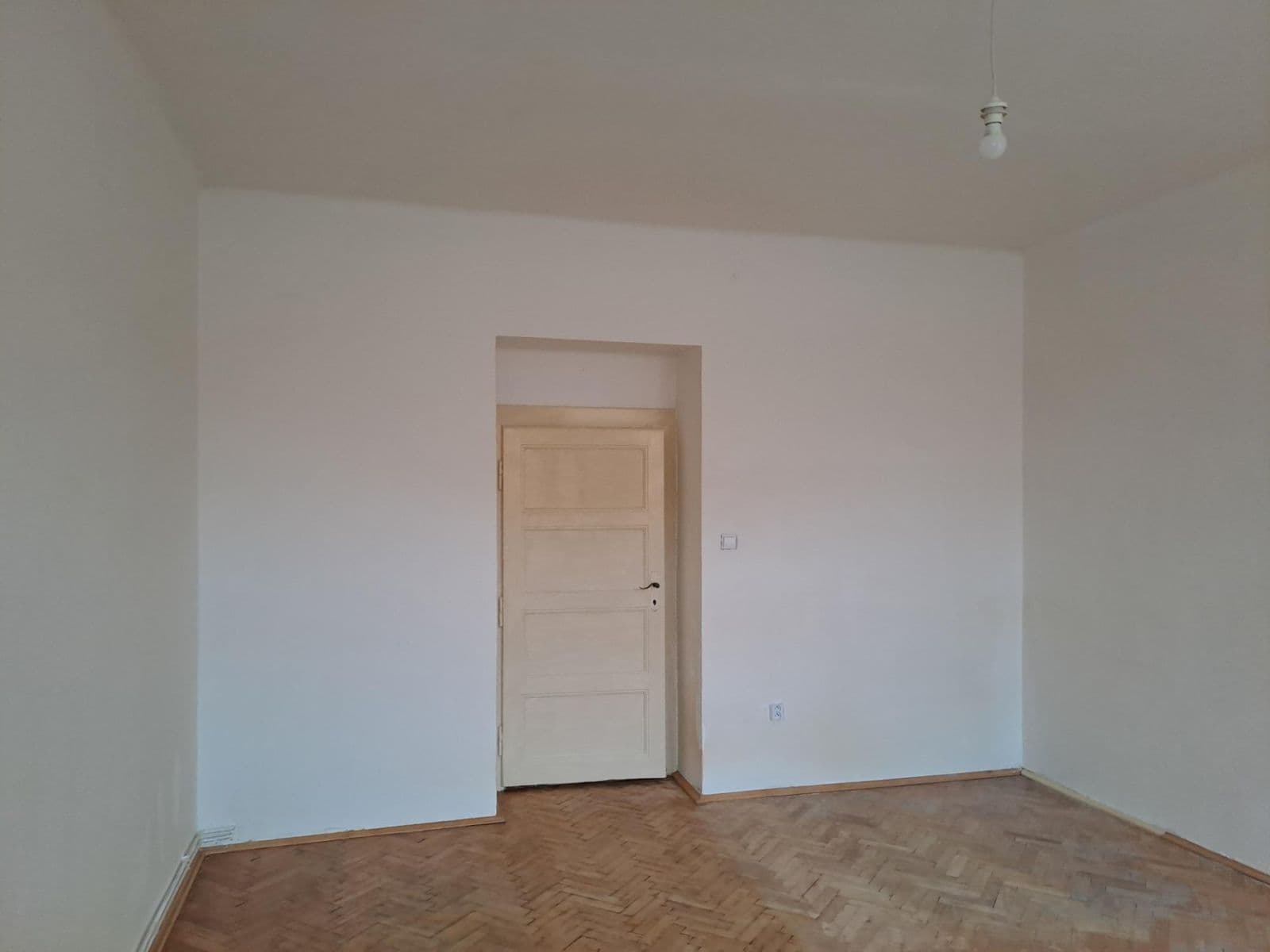 Prenájom bytu 2-izbový 40 m², Letohradská, Praha, Praha Prenájom bytu 2-izbový 40 m², Letohradská, Praha, Praha