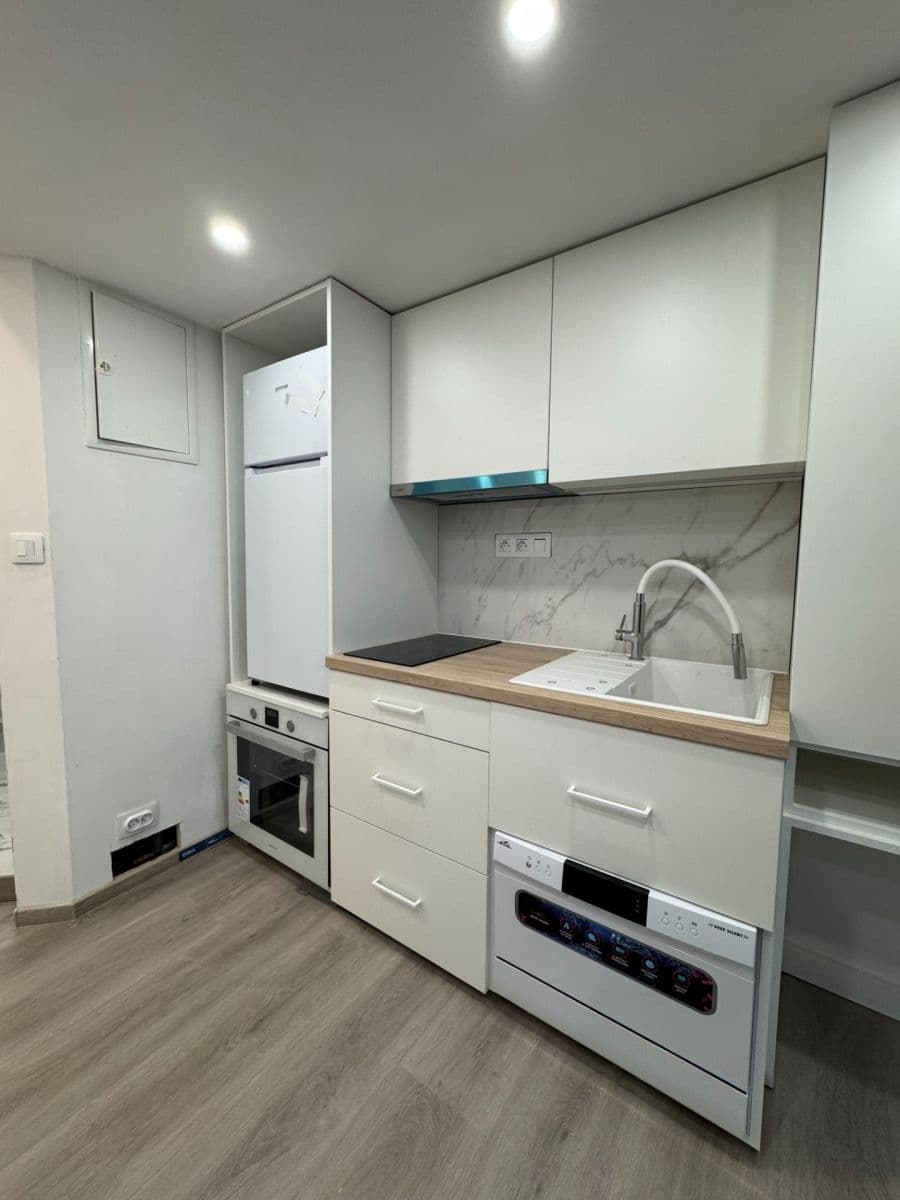 Prenájom bytu 1-izbový 20 m², U Půjčovny, Praha, Praha Prenájom bytu 1-izbový 20 m², U Půjčovny, Praha, Praha