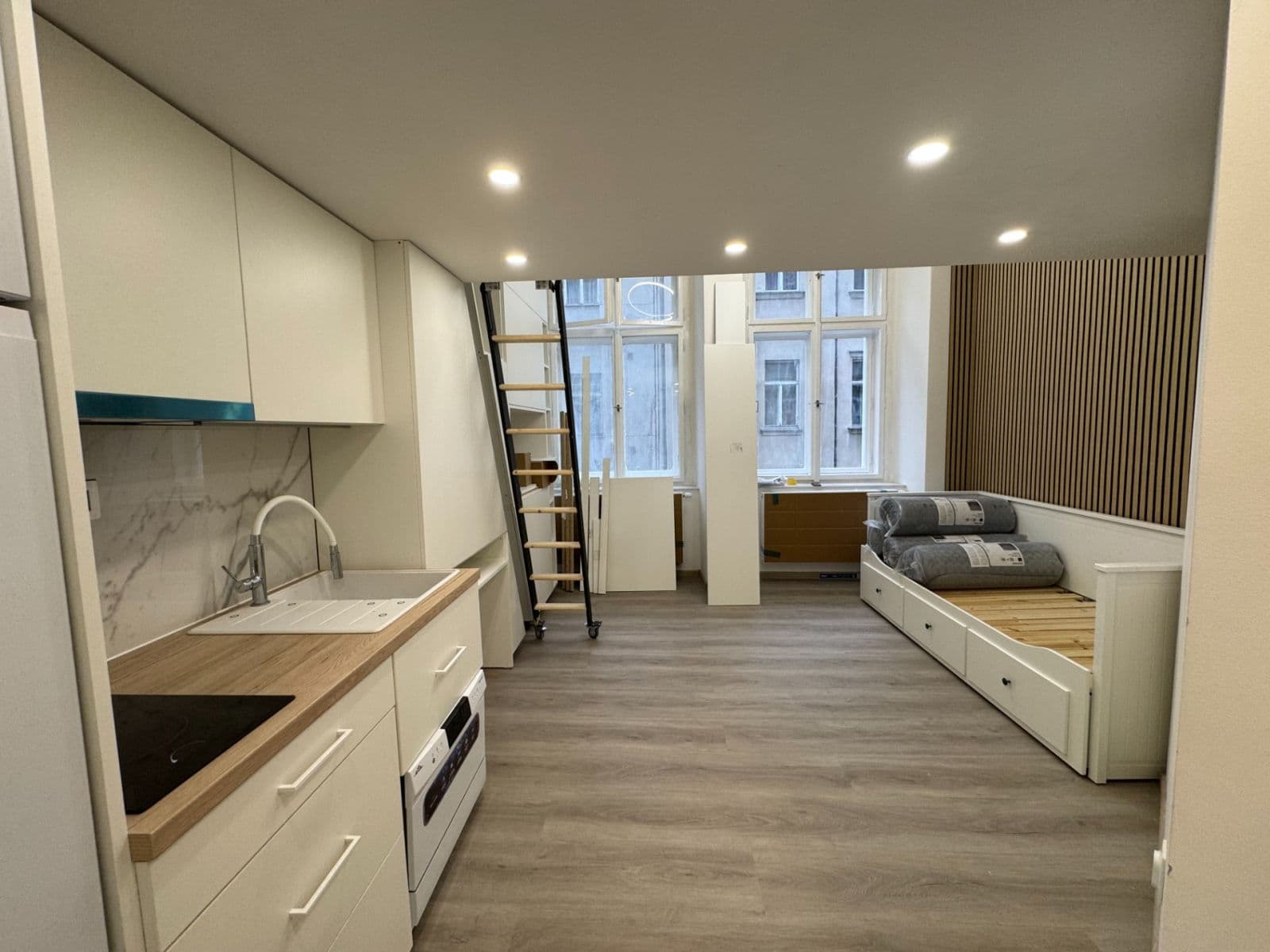 Prenájom bytu 1-izbový 20 m², U Půjčovny, Praha, Praha Prenájom bytu 1-izbový 20 m², U Půjčovny, Praha, Praha