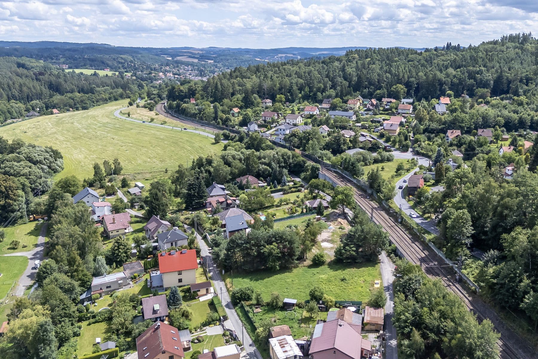 Predaj pozemku 1.468 m², V Jedlovci, Všestary, Královéhradecký kraj Predaj pozemku 1.468 m², V Jedlovci, Všestary, Královéhradecký kraj