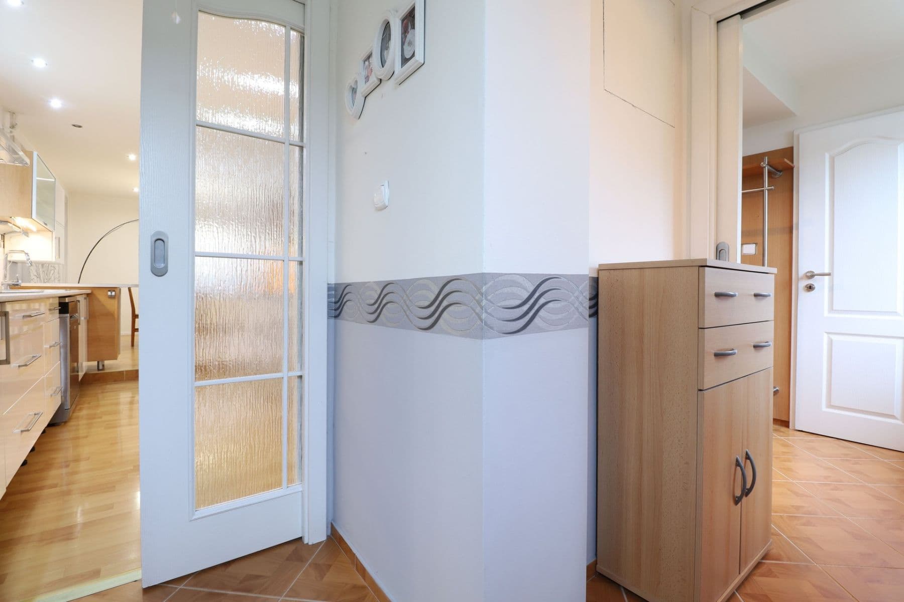 Prenájom bytu 3-izbový 91 m², M. Majerové, Kladno, Středočeský kraj Prenájom bytu 3-izbový 91 m², M. Majerové, Kladno, Středočeský kraj