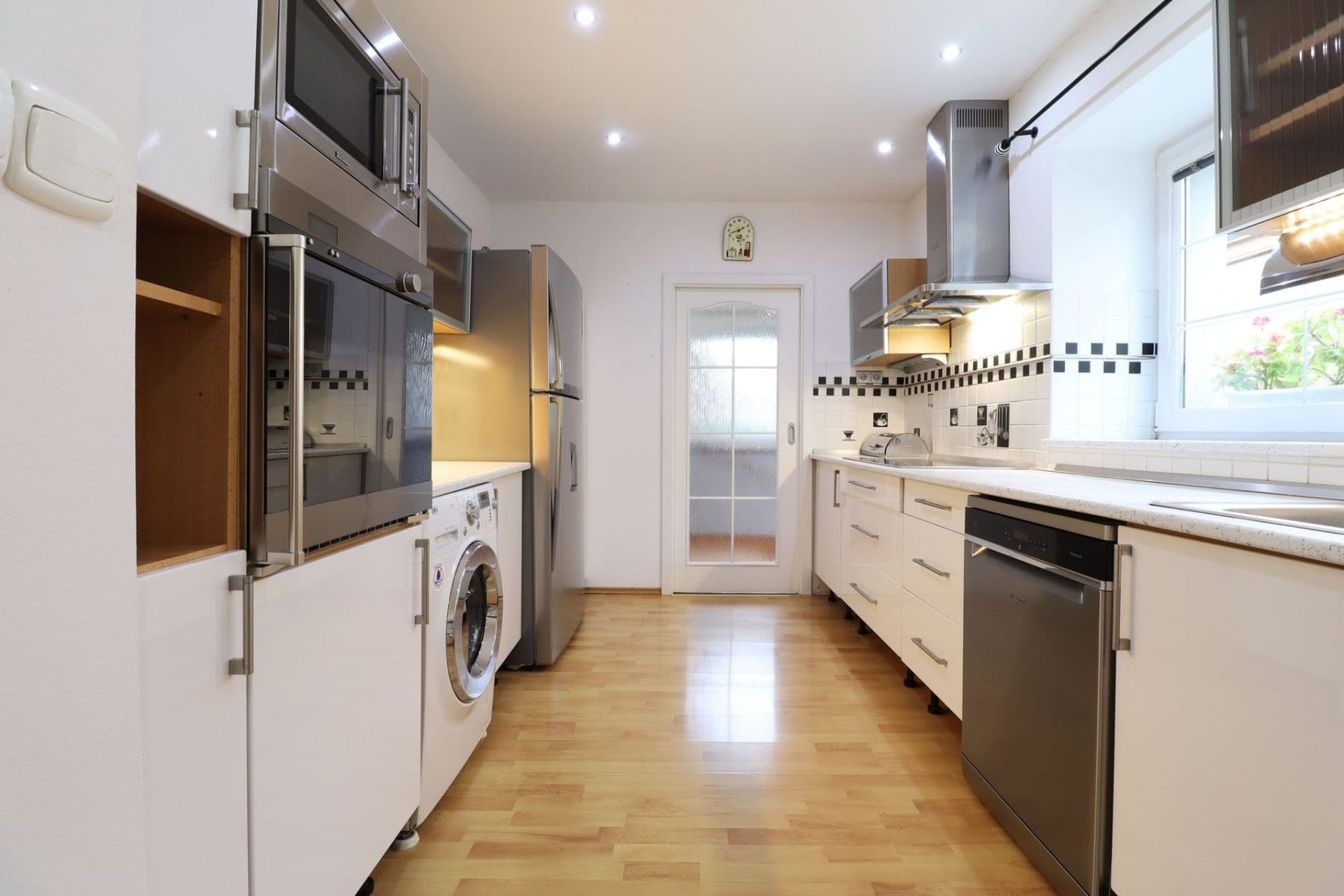 Prenájom bytu 3-izbový 91 m², M. Majerové, Kladno, Středočeský kraj Prenájom bytu 3-izbový 91 m², M. Majerové, Kladno, Středočeský kraj