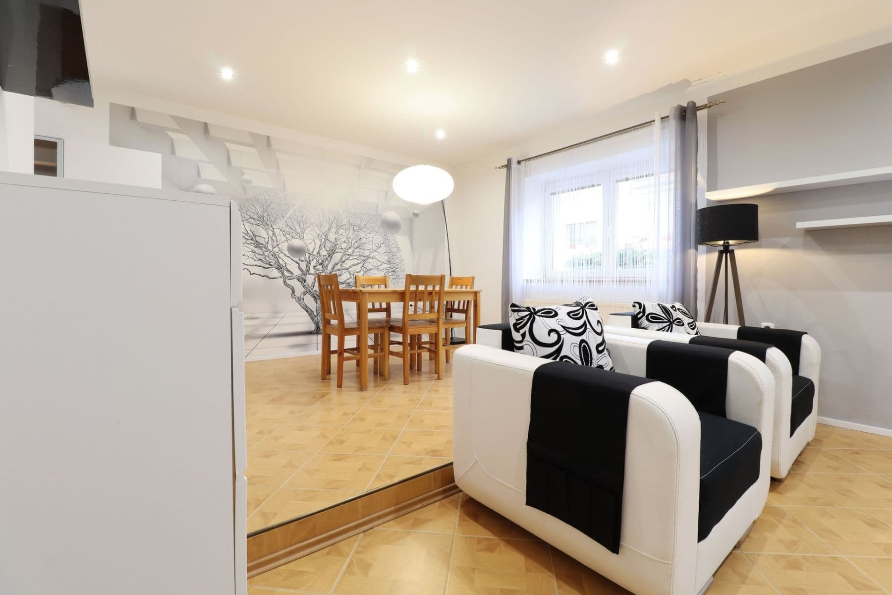 Prenájom bytu 3-izbový 91 m², M. Majerové, Kladno, Středočeský kraj Prenájom bytu 3-izbový 91 m², M. Majerové, Kladno, Středočeský kraj