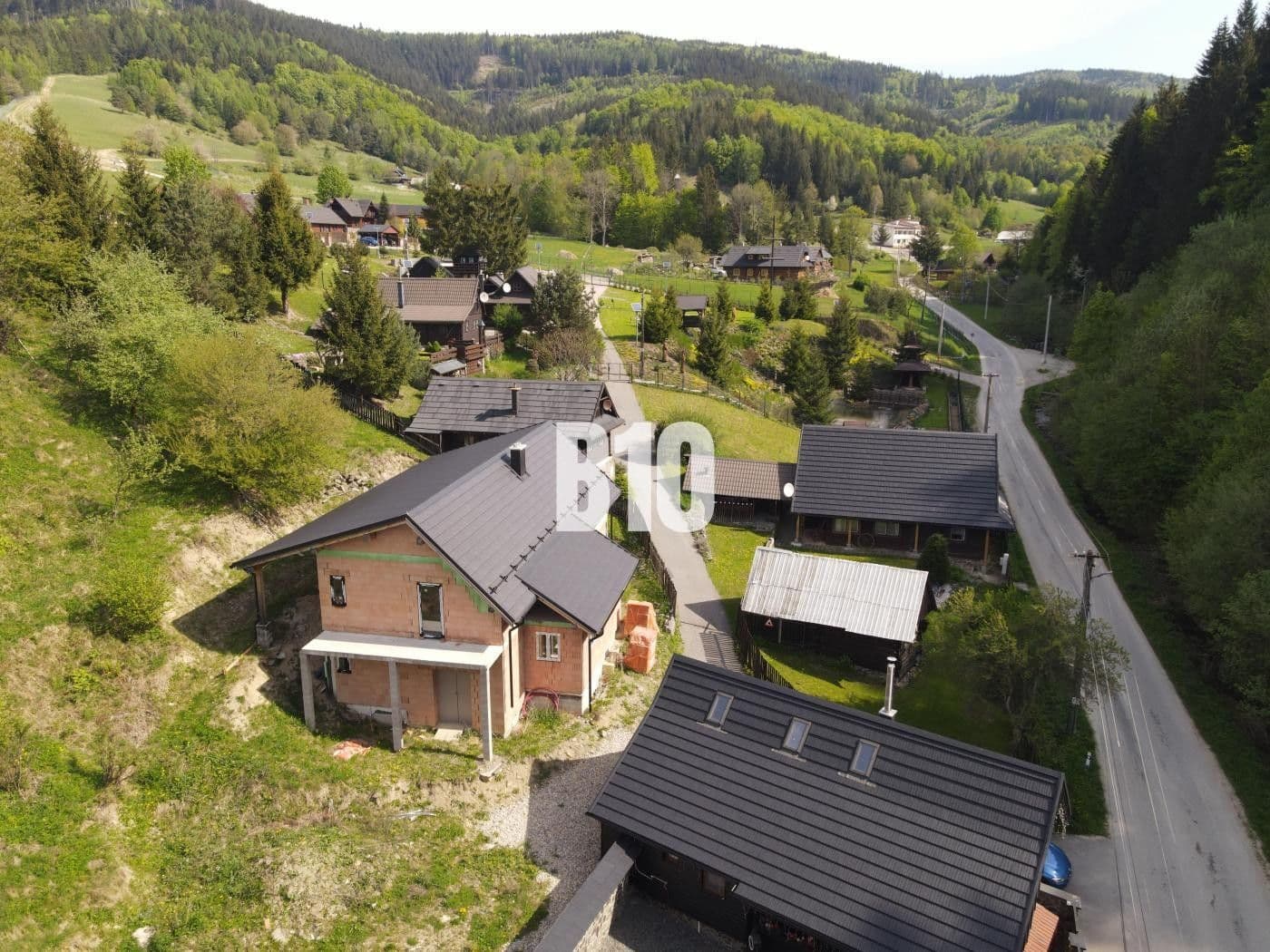 Predaj rekreačného objektu 218 m², pozemek 1.000 m², Horná Mariková, Trenčiansky kraj Predaj rekreačného objektu 218 m², pozemek 1.000 m², Horná Mariková, Trenčiansky kraj