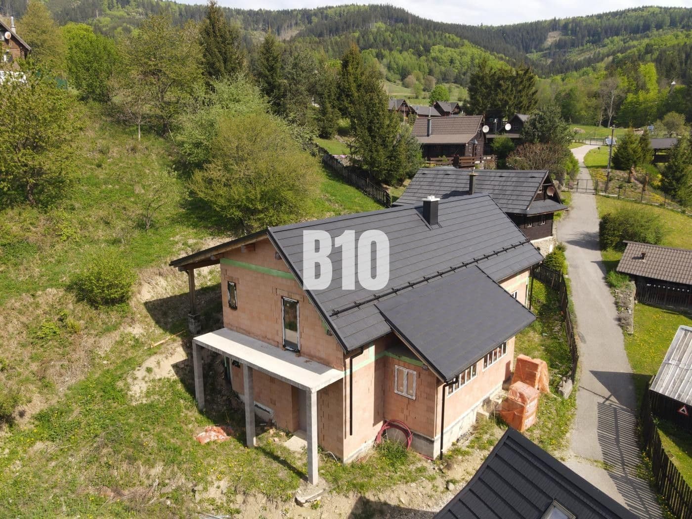 Predaj rekreačného objektu 218 m², pozemek 1.000 m², Horná Mariková, Trenčiansky kraj Predaj rekreačného objektu 218 m², pozemek 1.000 m², Horná Mariková, Trenčiansky kraj