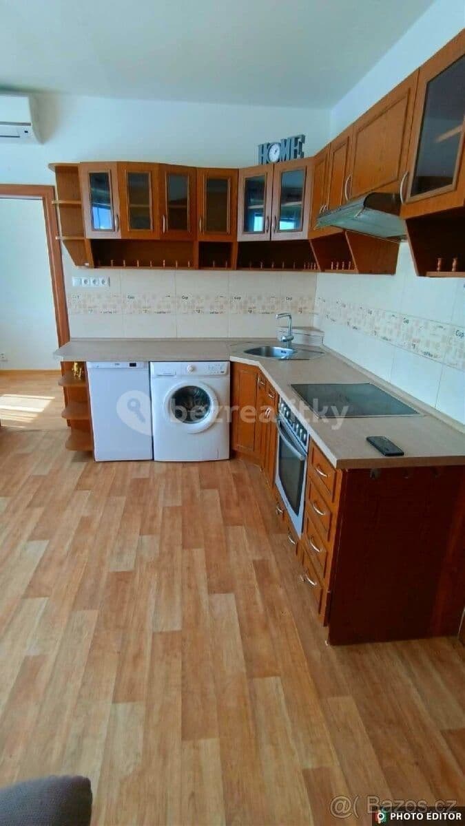 Prenájom bytu 2-izbový 47 m², Fischerova, Olomouc, Olomoucký kraj Prenájom bytu 2-izbový 47 m², Fischerova, Olomouc, Olomoucký kraj