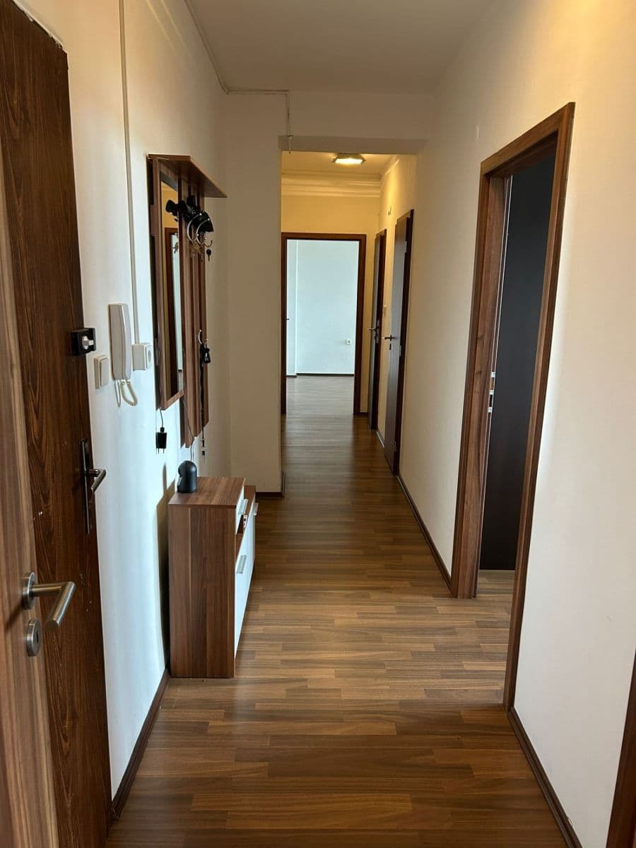 Predaj bytu 3-izbový 82 m², Na Drážce, Pardubice, Pardubický kraj Predaj bytu 3-izbový 82 m², Na Drážce, Pardubice, Pardubický kraj