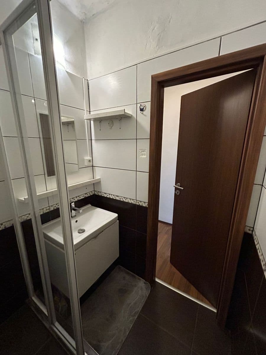 Predaj bytu 3-izbový 82 m², Na Drážce, Pardubice, Pardubický kraj Predaj bytu 3-izbový 82 m², Na Drážce, Pardubice, Pardubický kraj