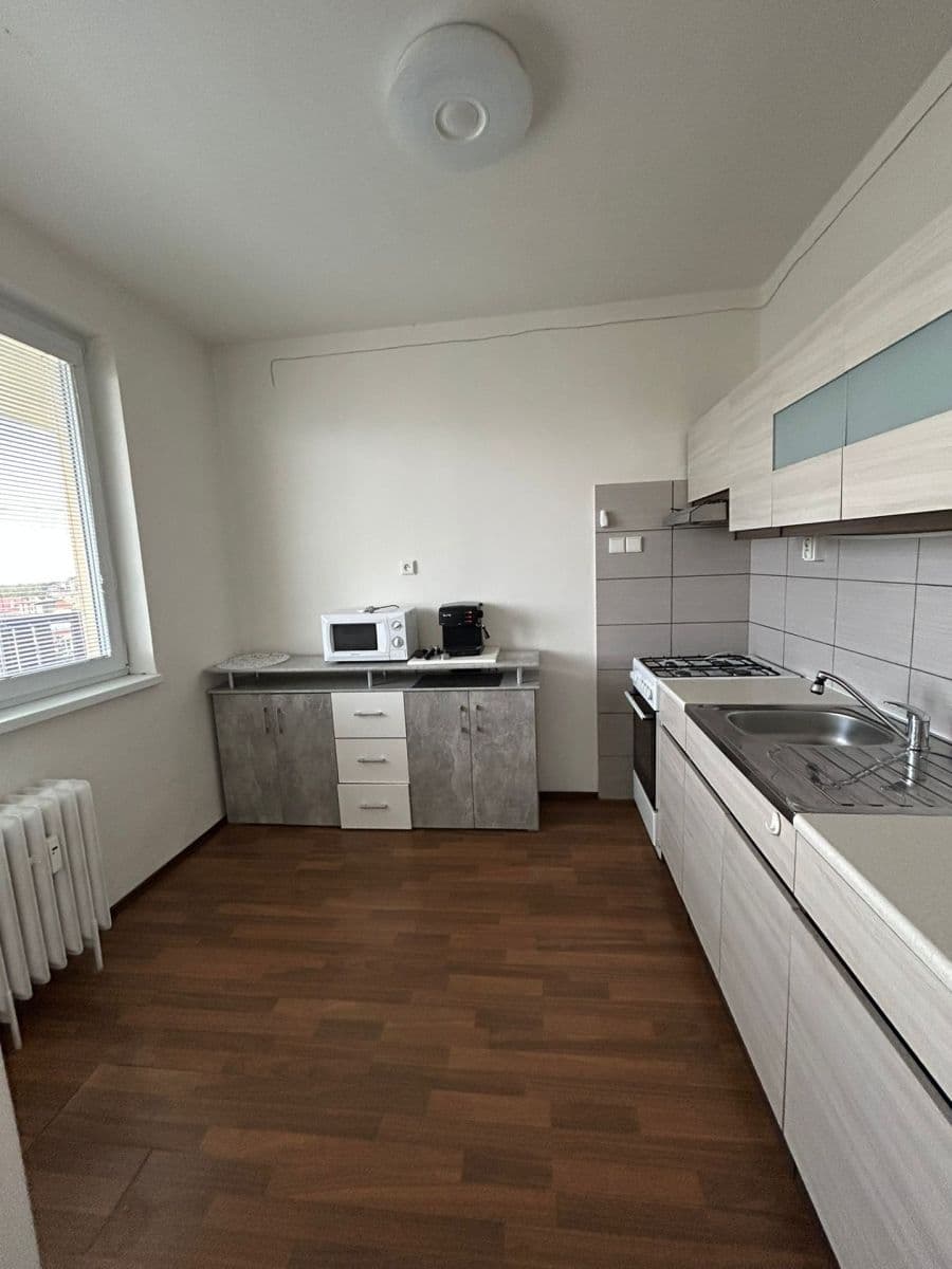 Predaj bytu 3-izbový 82 m², Na Drážce, Pardubice, Pardubický kraj Predaj bytu 3-izbový 82 m², Na Drážce, Pardubice, Pardubický kraj