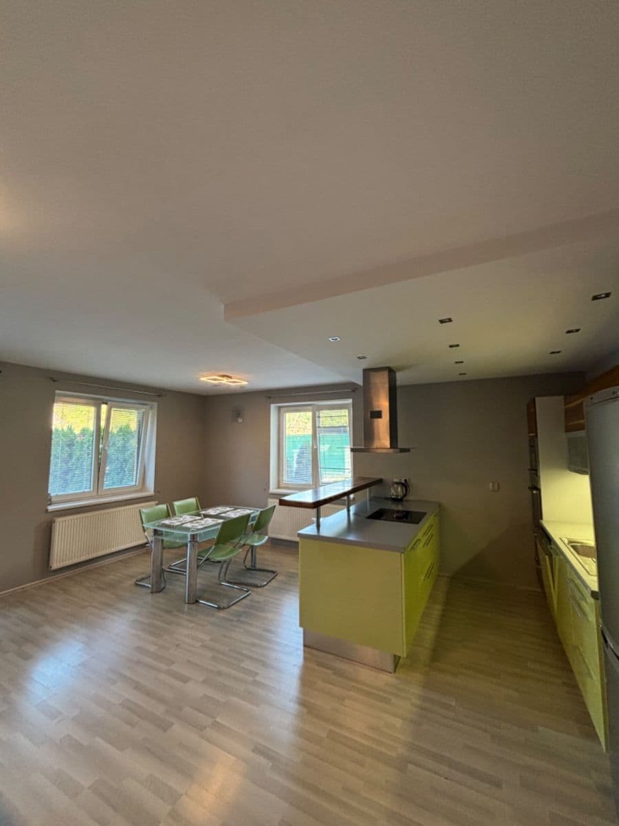 Predaj bytu 2-izbový 64 m², Sloupecká, Měchenice, Středočeský kraj Predaj bytu 2-izbový 64 m², Sloupecká, Měchenice, Středočeský kraj